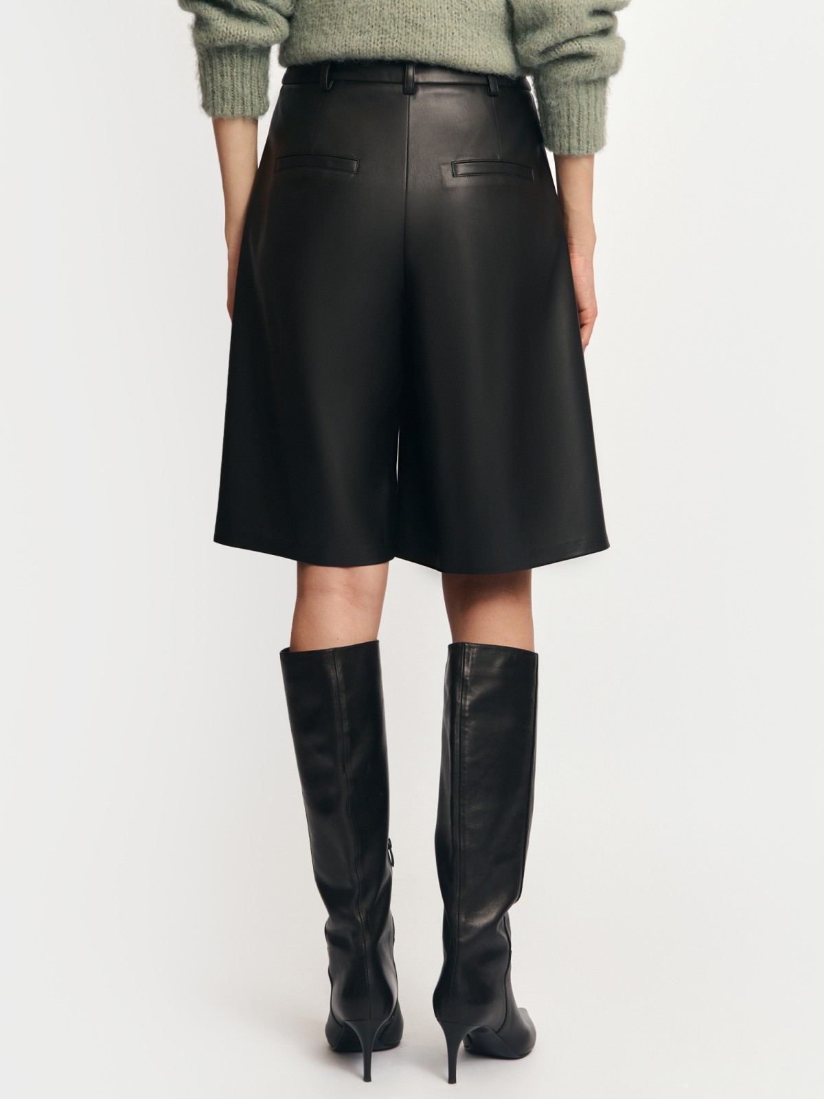 Удлинённые шорты из экокожи