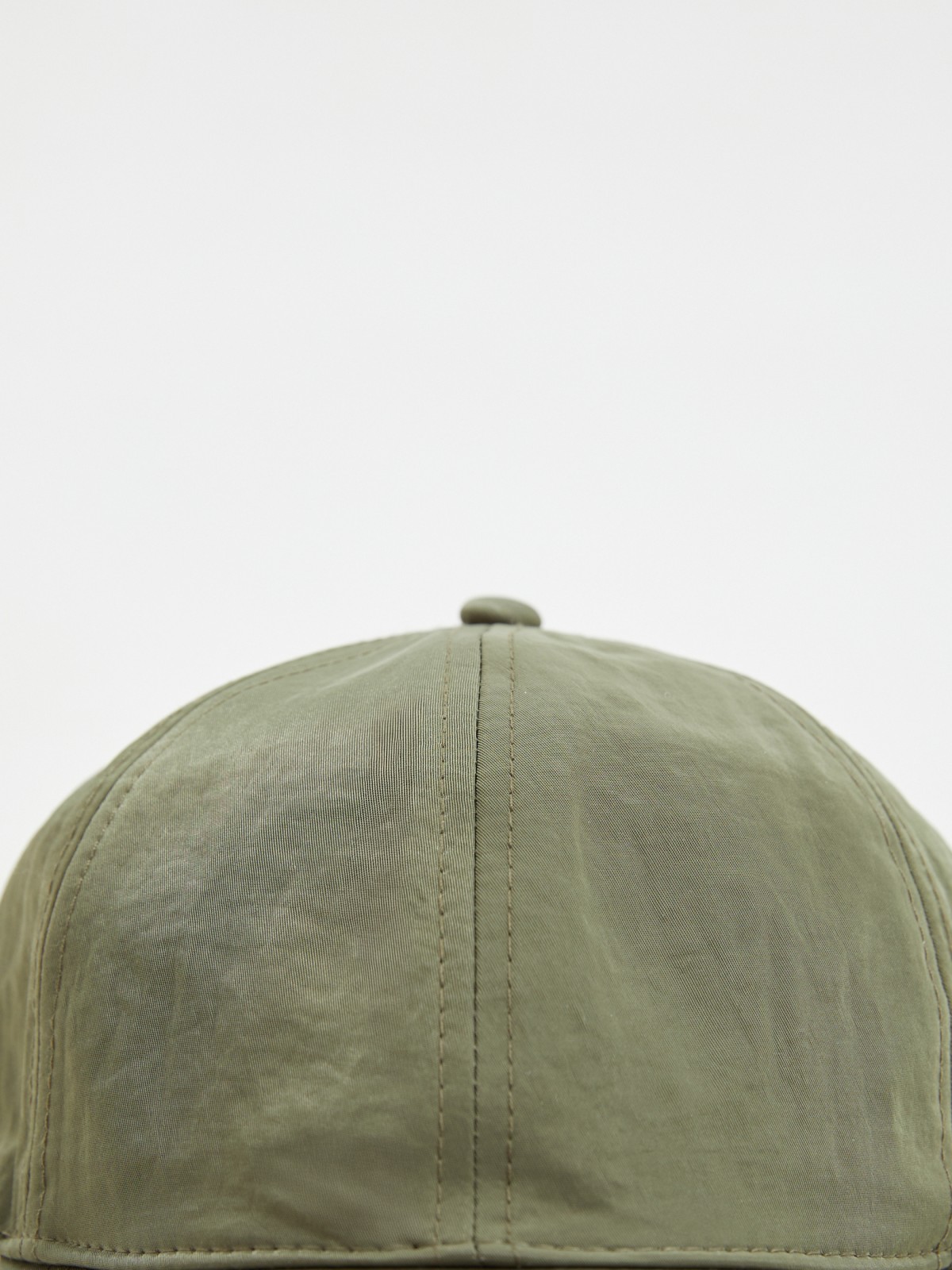 Тканевая бейсболка с полукруглым козырьком