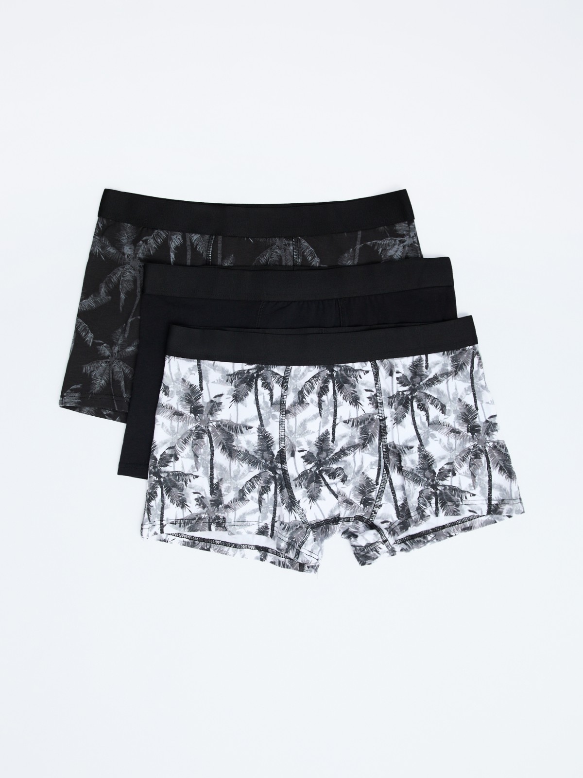 Набор трусов с принтом 3 шт в комплекте 799₽