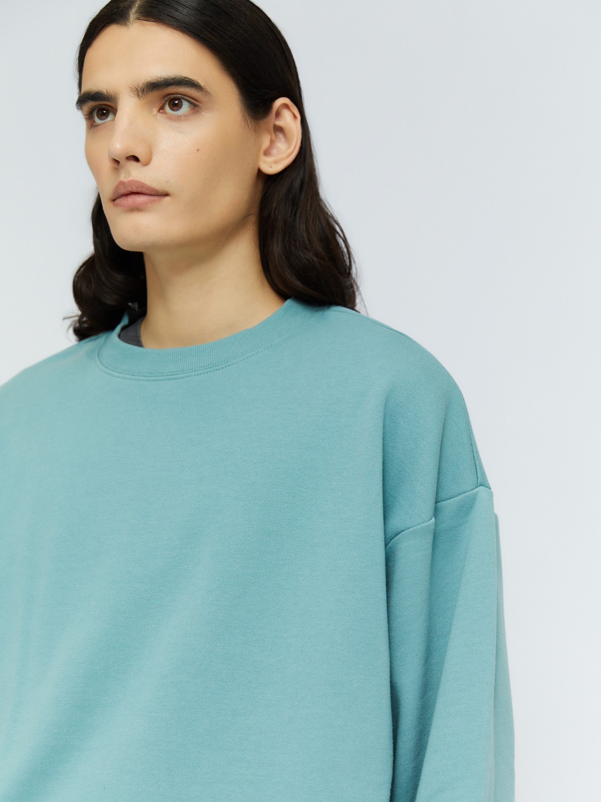 Однотонный оверсайз свитшот с длинным рукавом