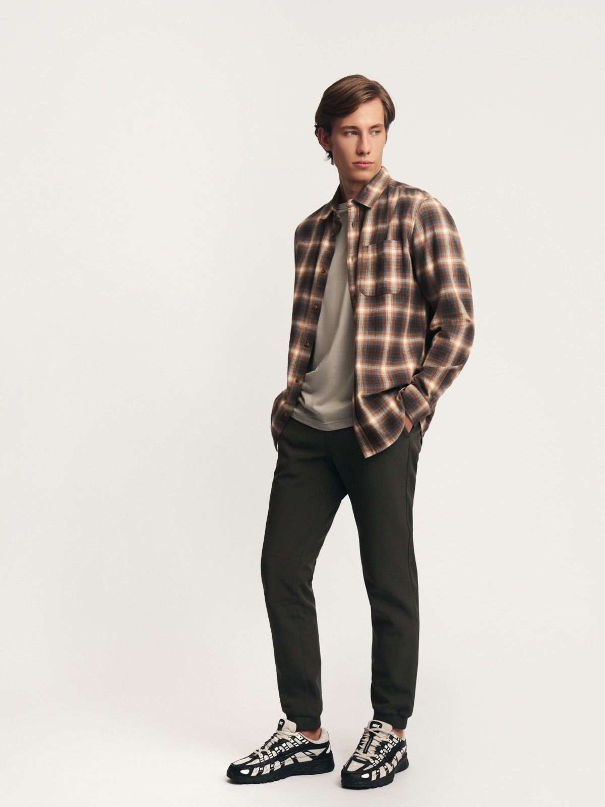 Утеплённые брюки-джоггеры на резинке с флисом