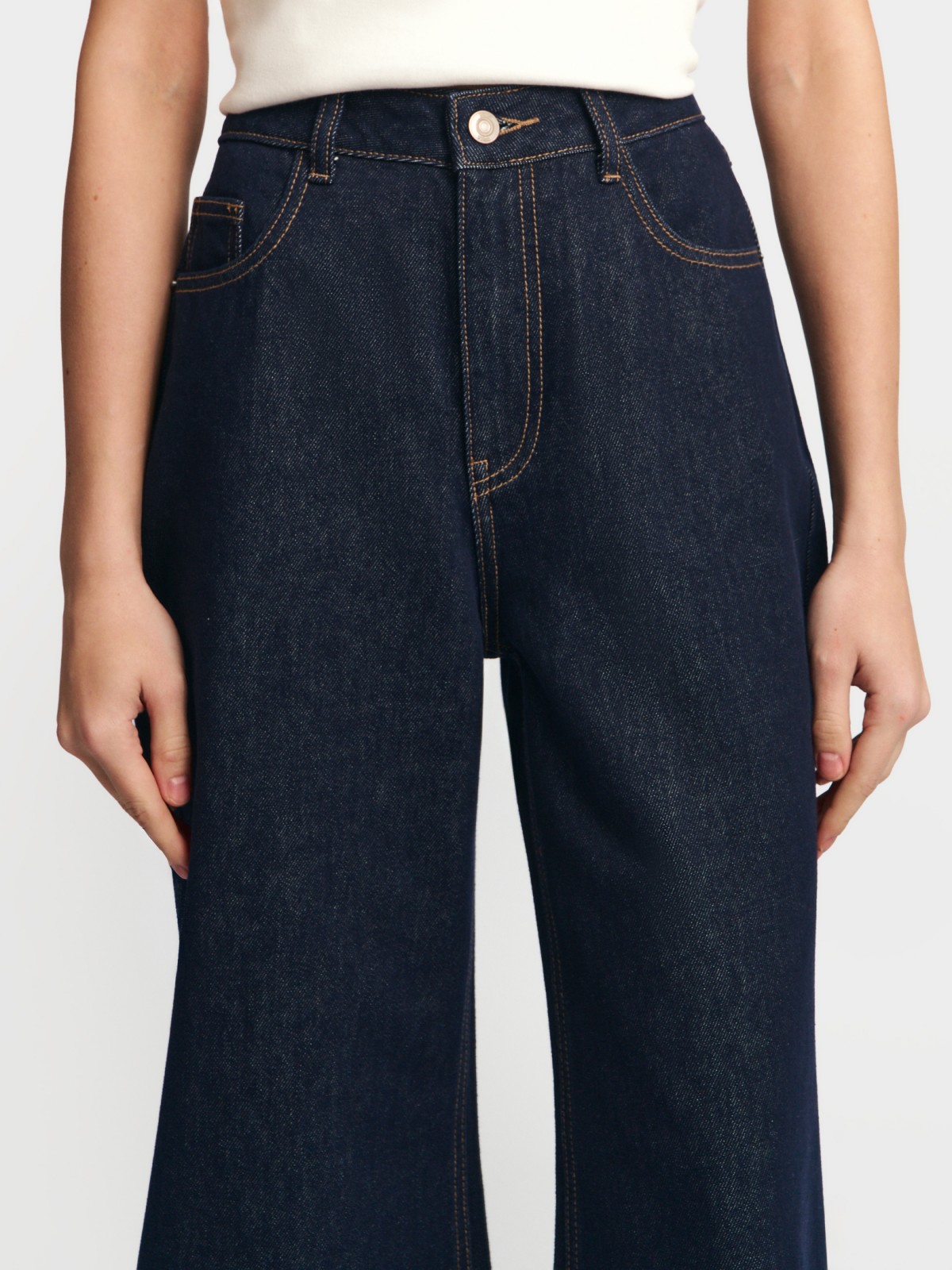 Джинсы силуэта Bootcut с высокой посадкой