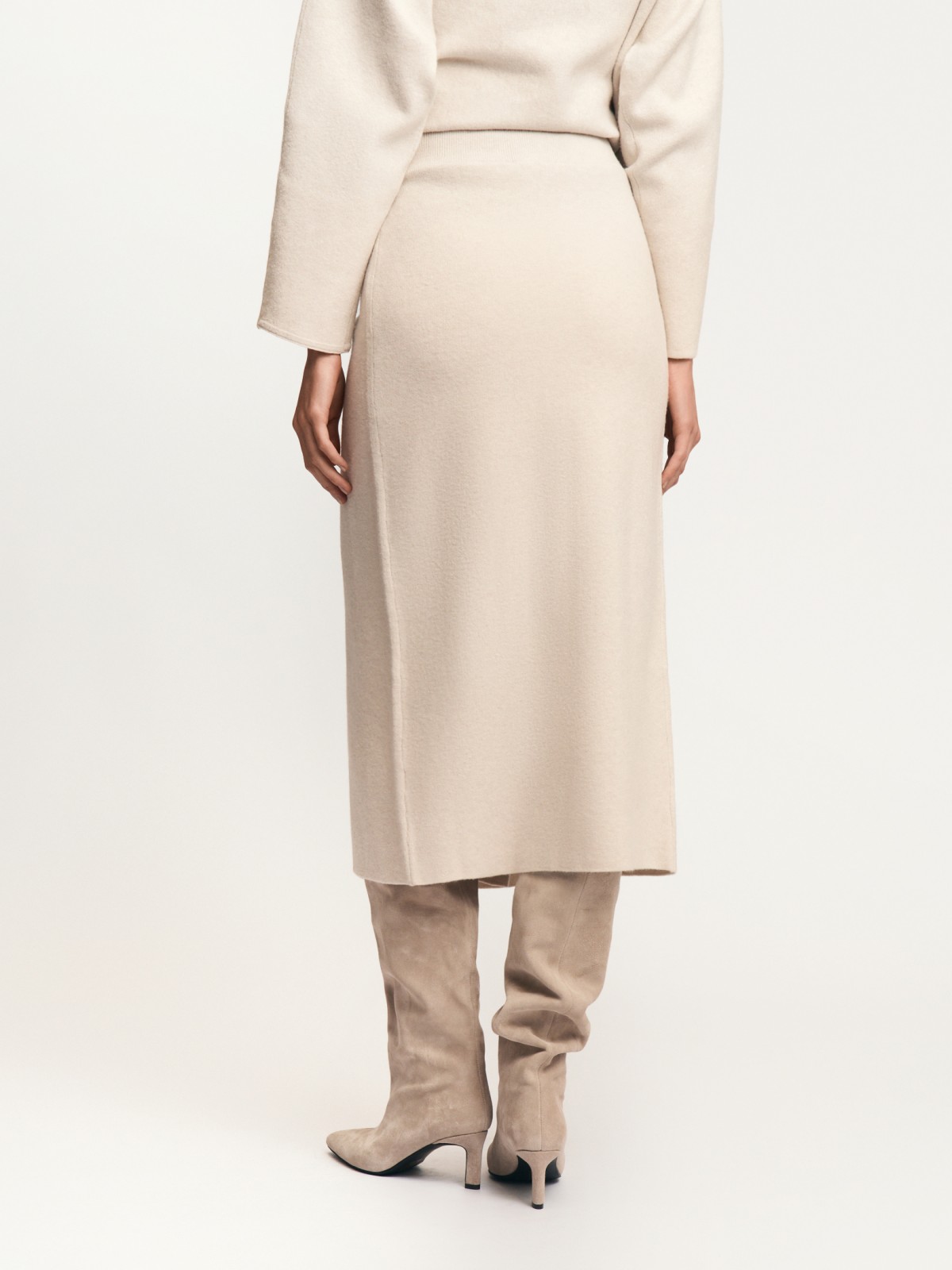 Трикотажная юбка-карандаш с запахом