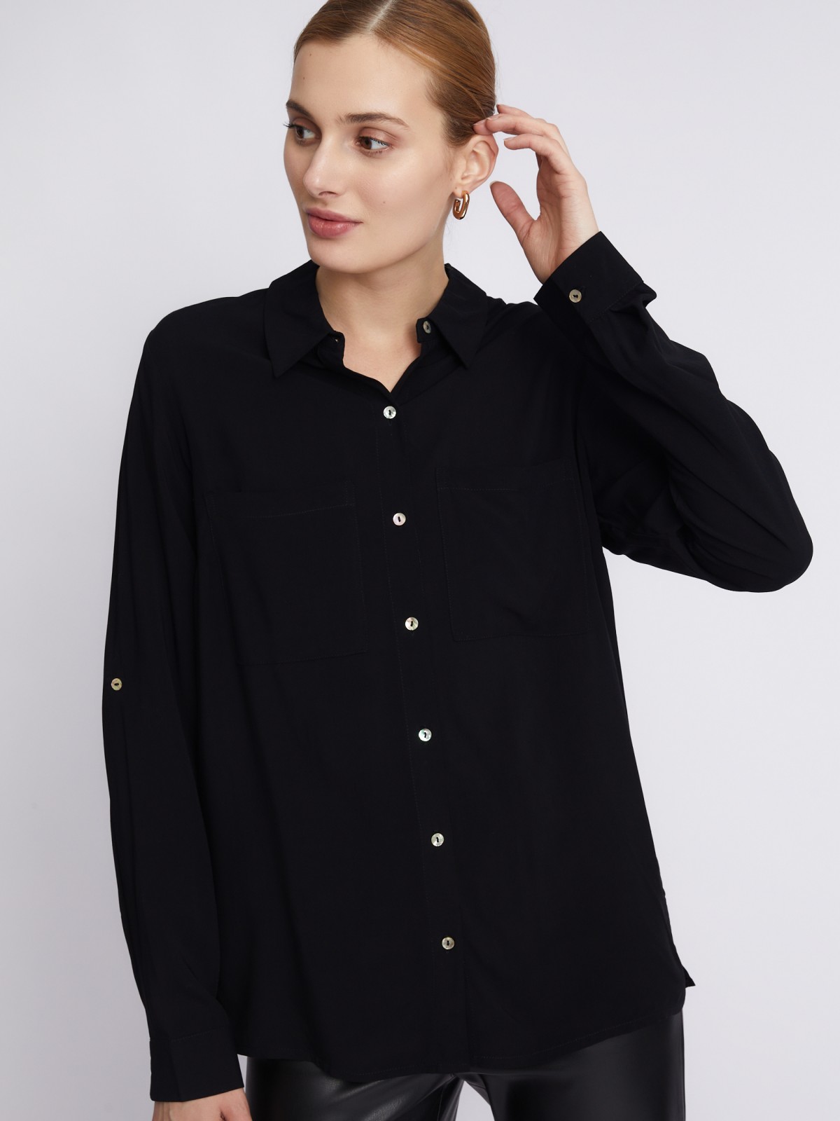 Офисная рубашка из вискозы с карманами и подхватами на рукавах zolla 023311162052, цвет черный, размер S - фото 4