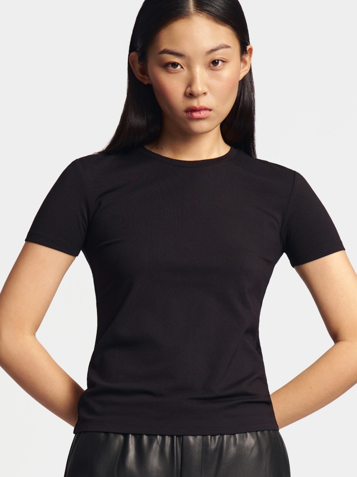 Трикотажная футболка однотонная