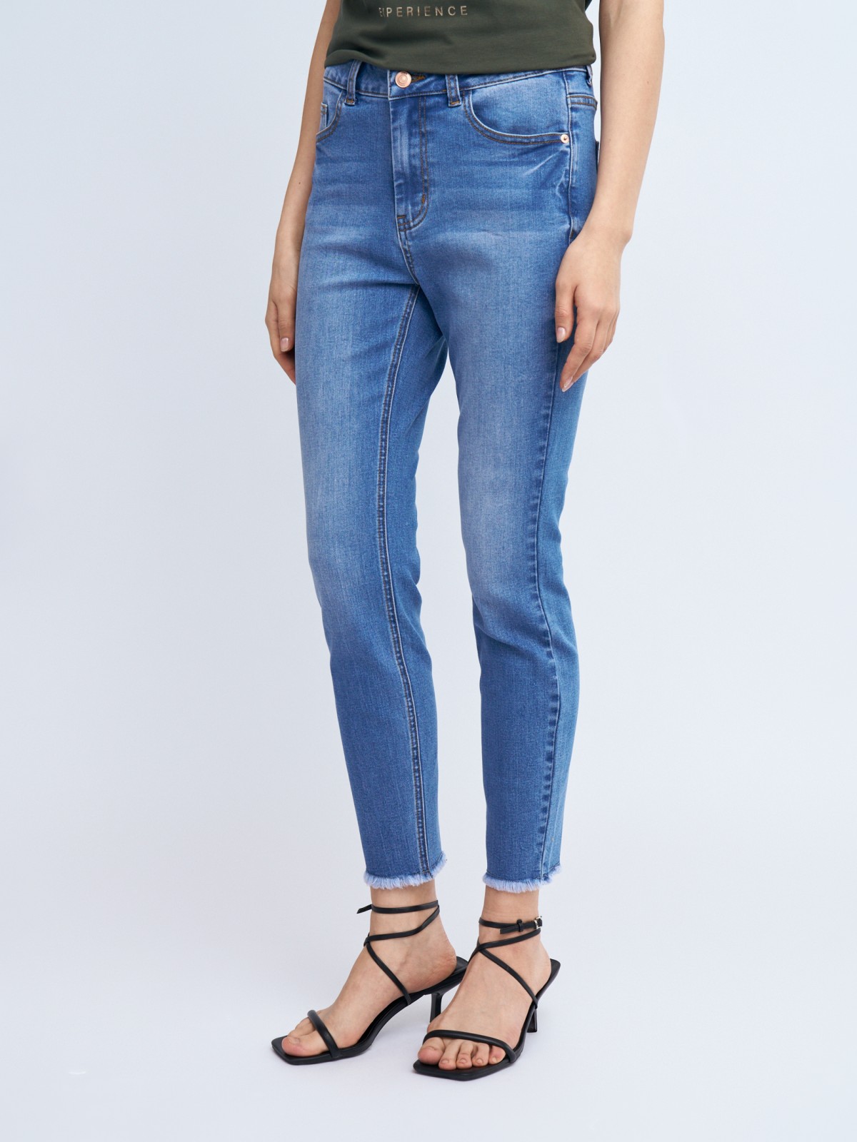 Джинсы силуэта Skinny с бахромой