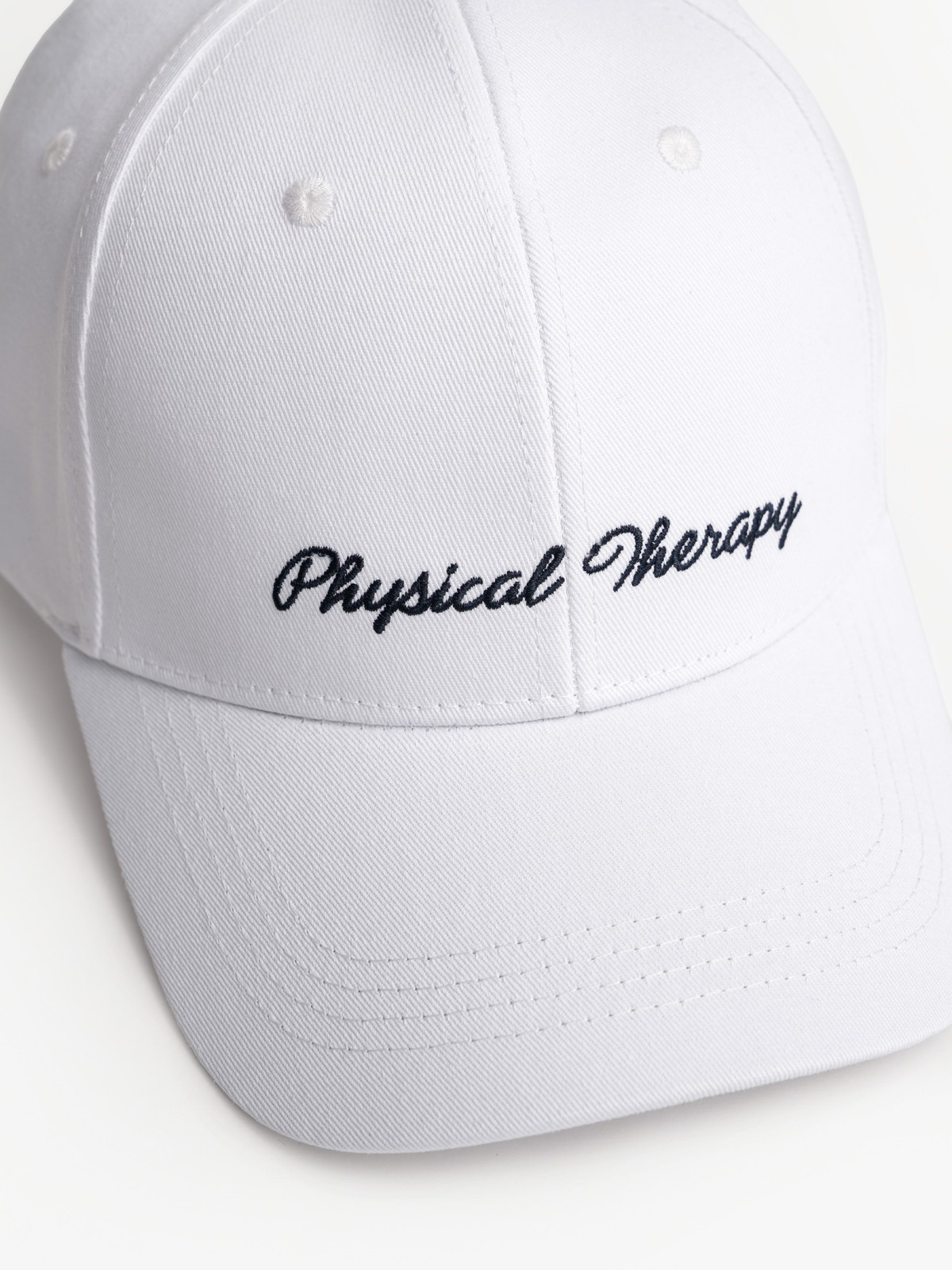 Бейсболка из хлопка с полукруглым козырьком