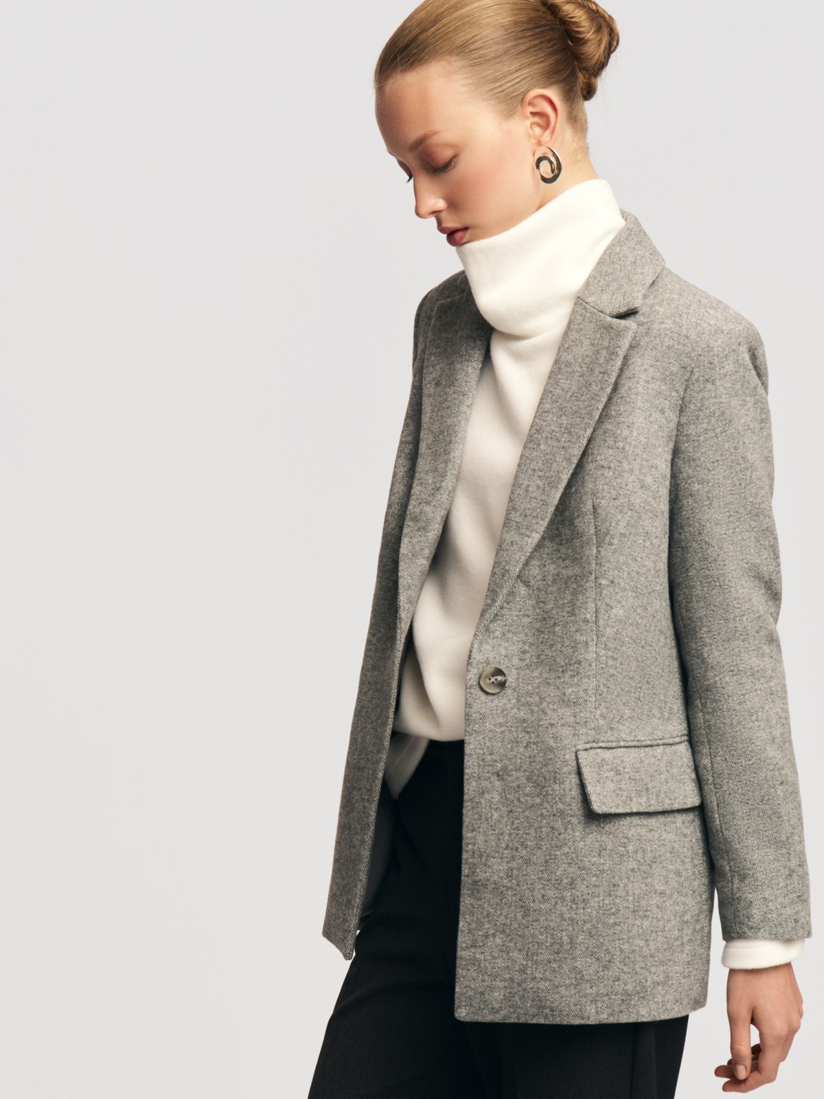 Тёплое пальто-пиджак с шерстью