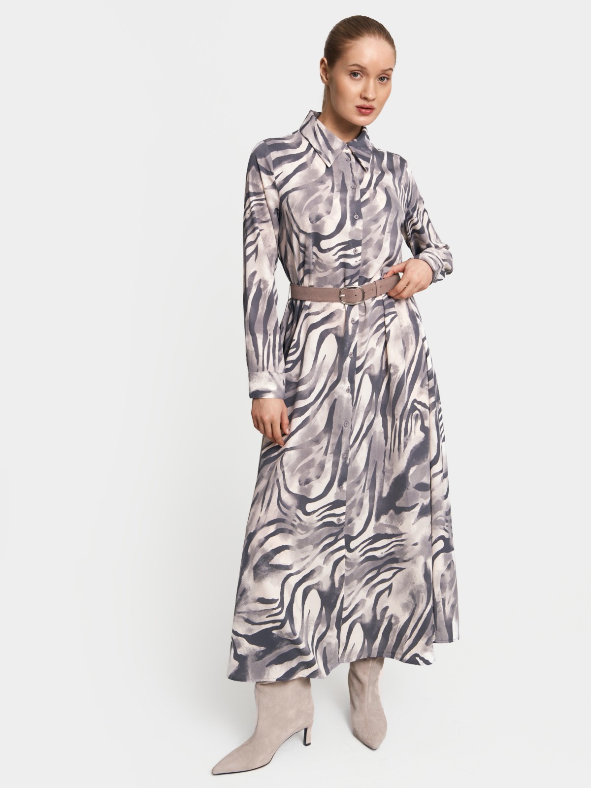 Платье-рубашка макси с принтом и ремнём