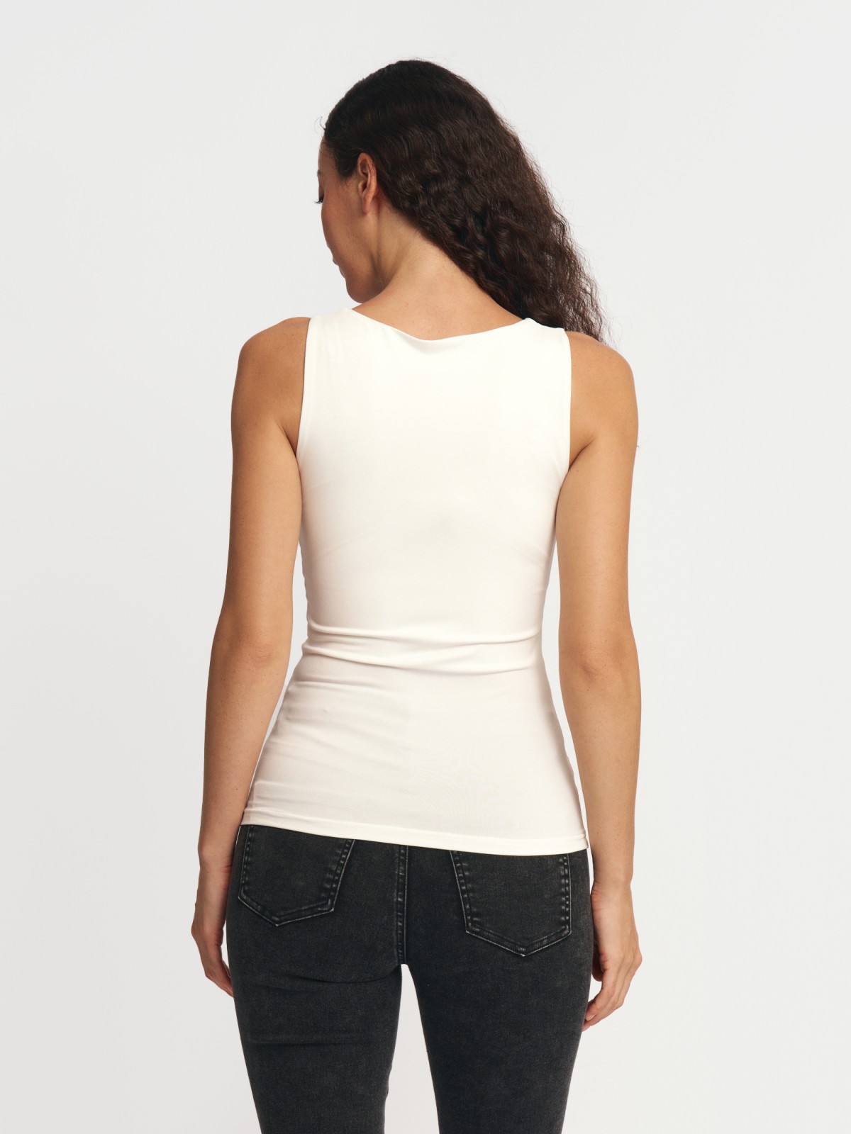 Бесшовный топ-майка без рукавов