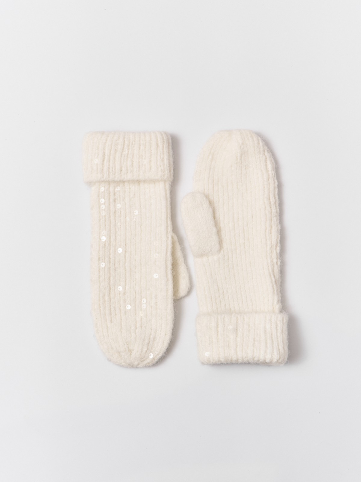 Тёплые вязаные варежки с пайетками