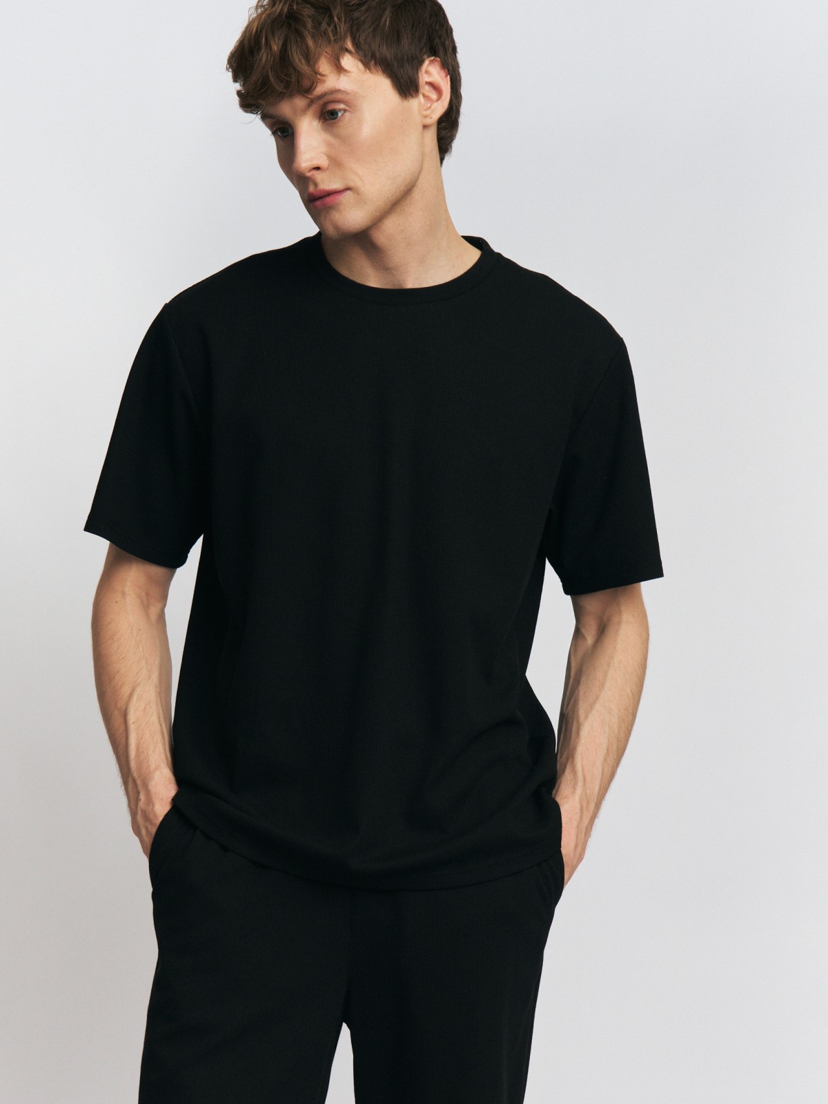 Однотонная футболка с коротким рукавом