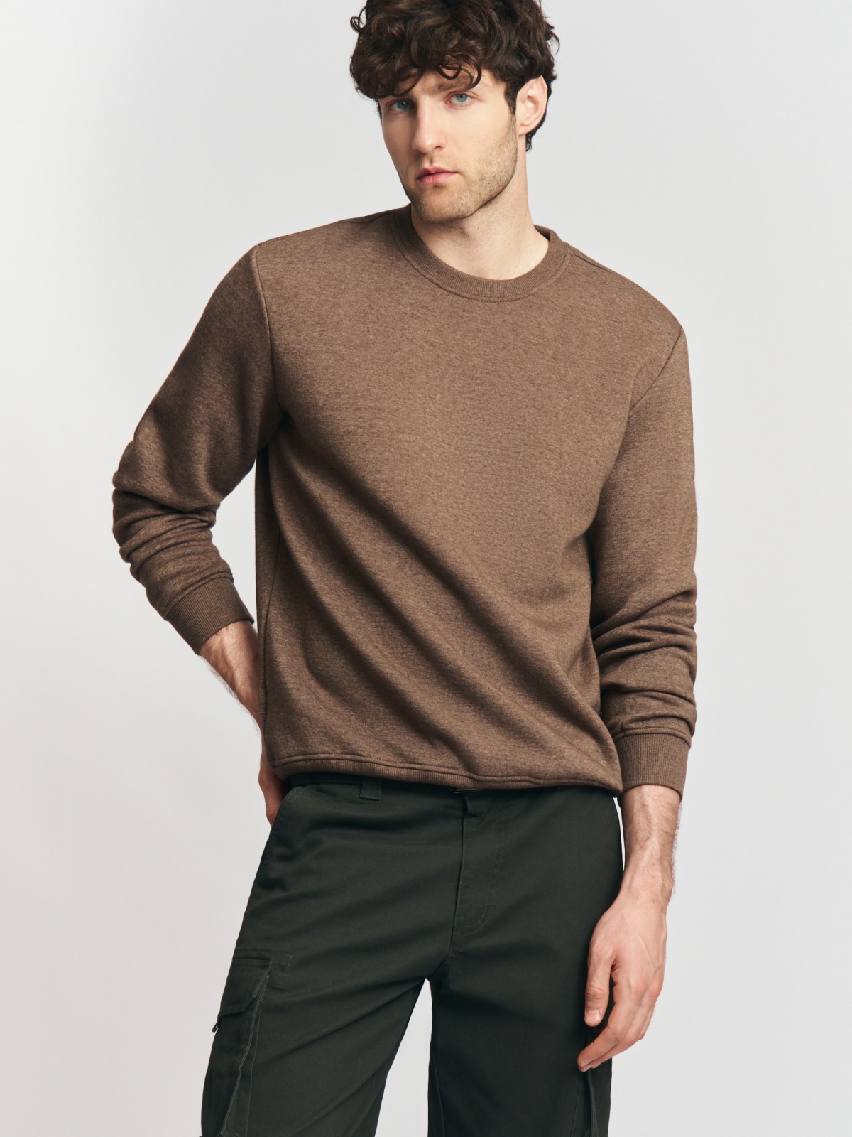 Утеплённый свитшот прямого кроя с длинным рукавом