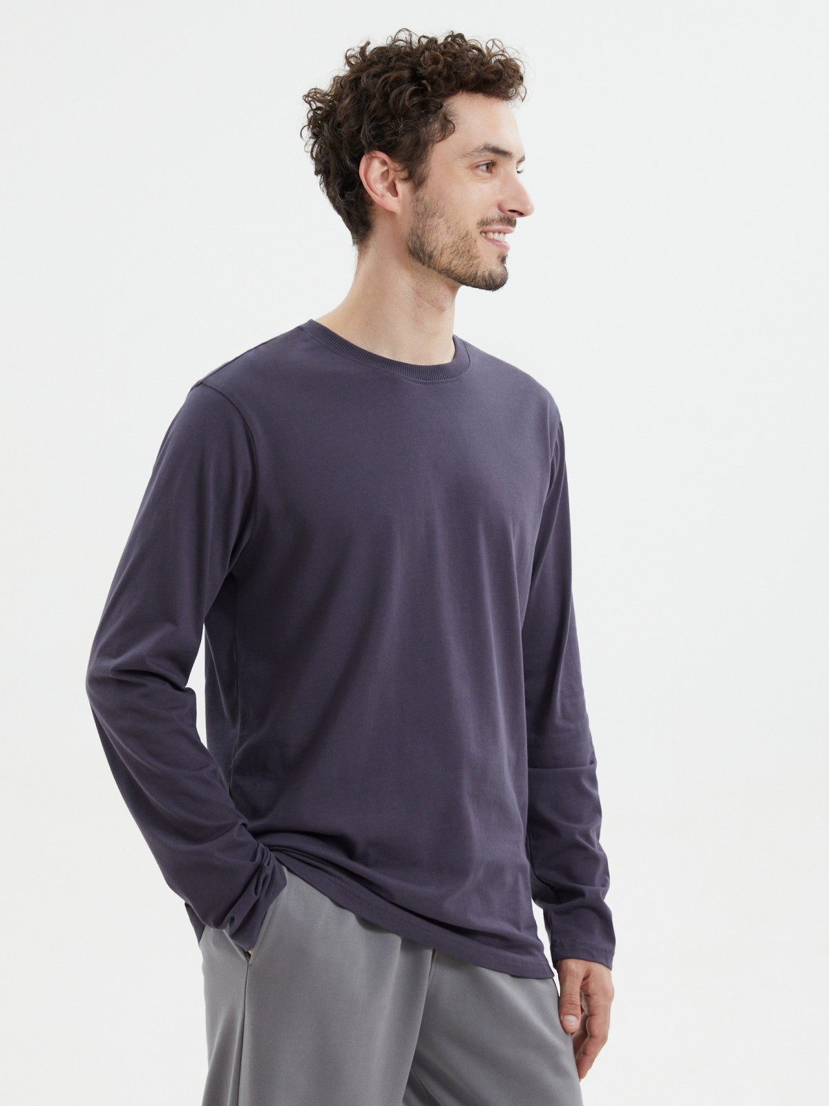 Однотонный лонгслив из хлопка с длинным рукавом