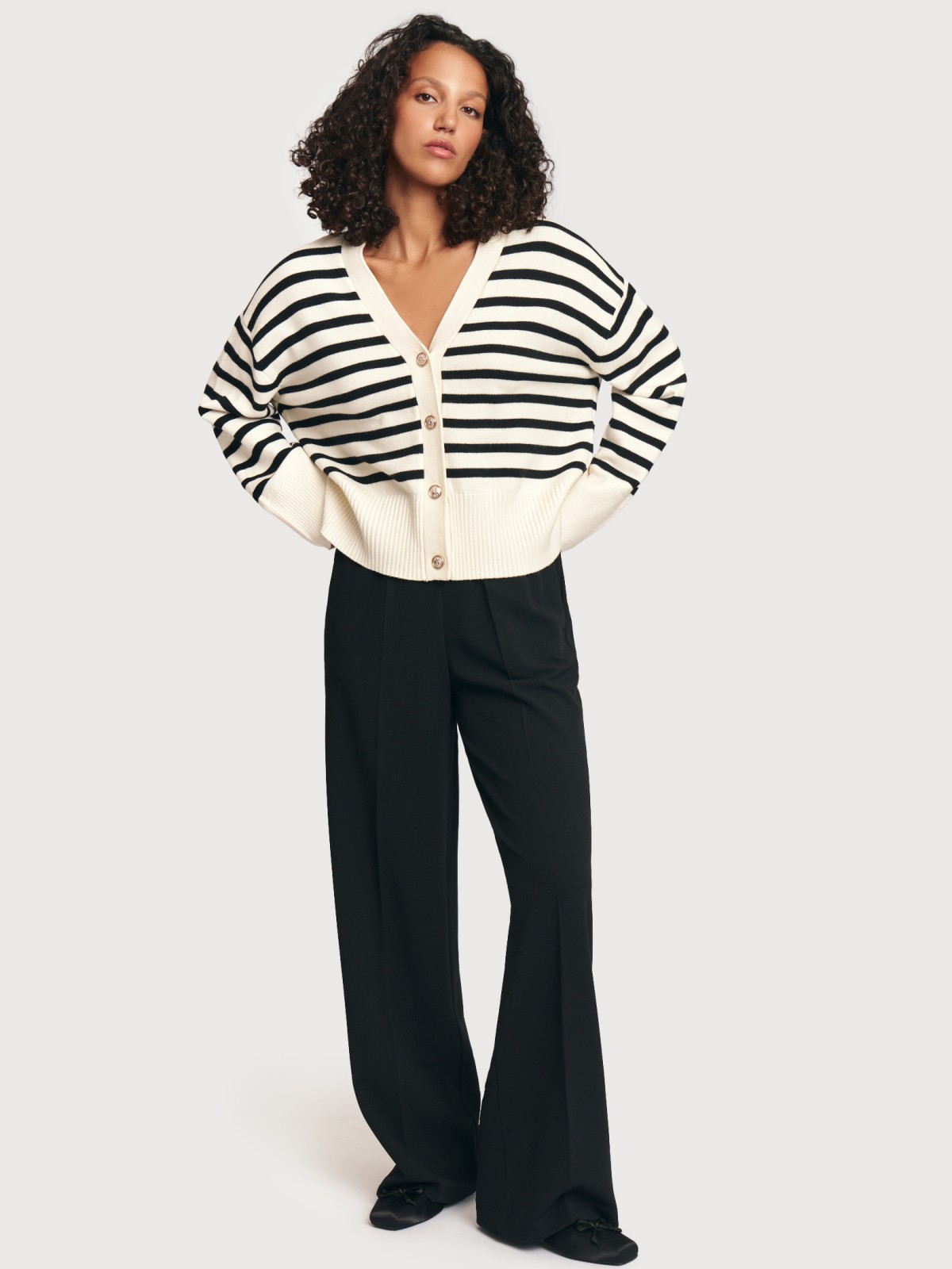 Брюки прямого фасона на резинке со стрелками