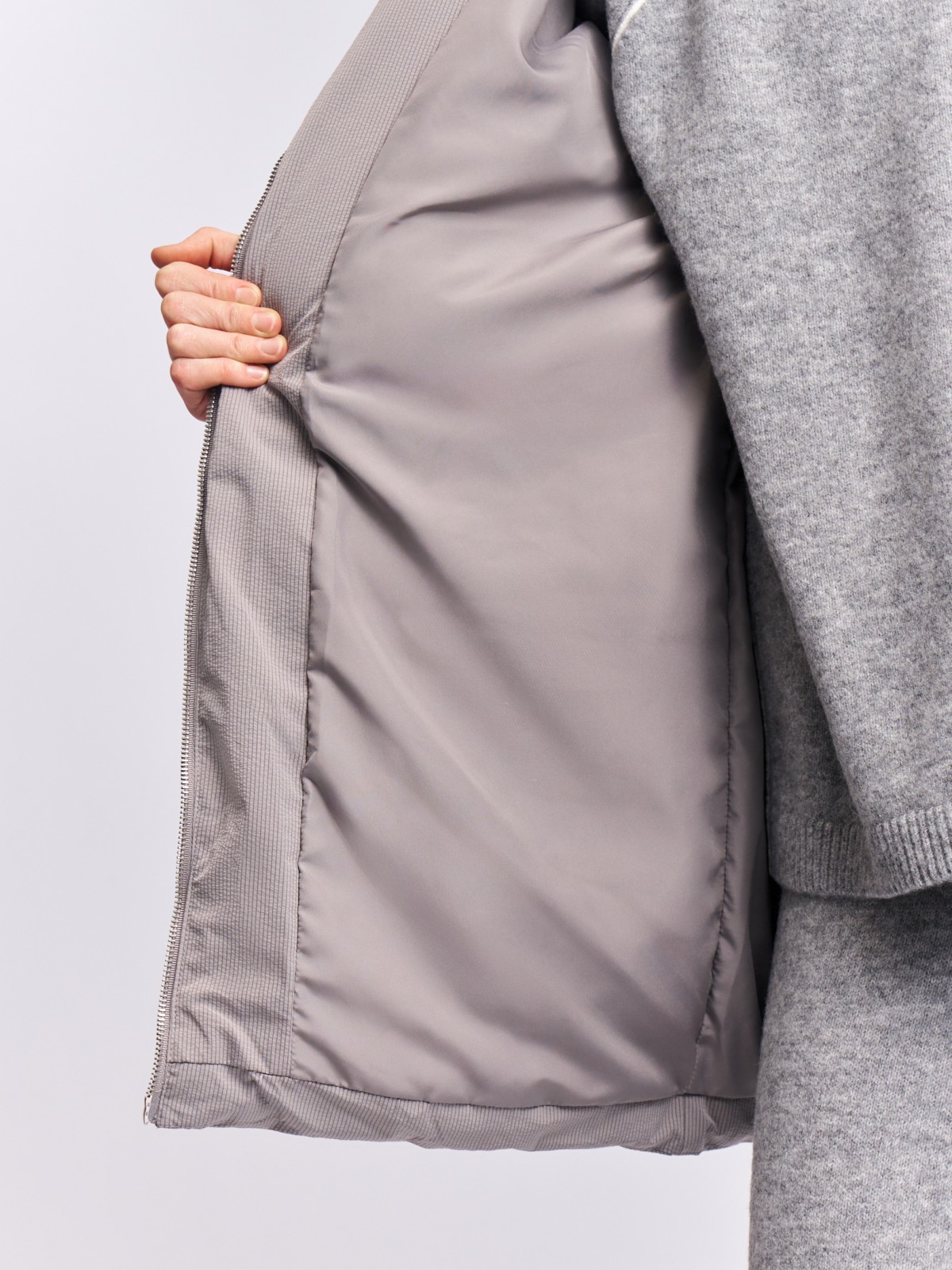 Тёплая куртка с капюшоном и кулиской