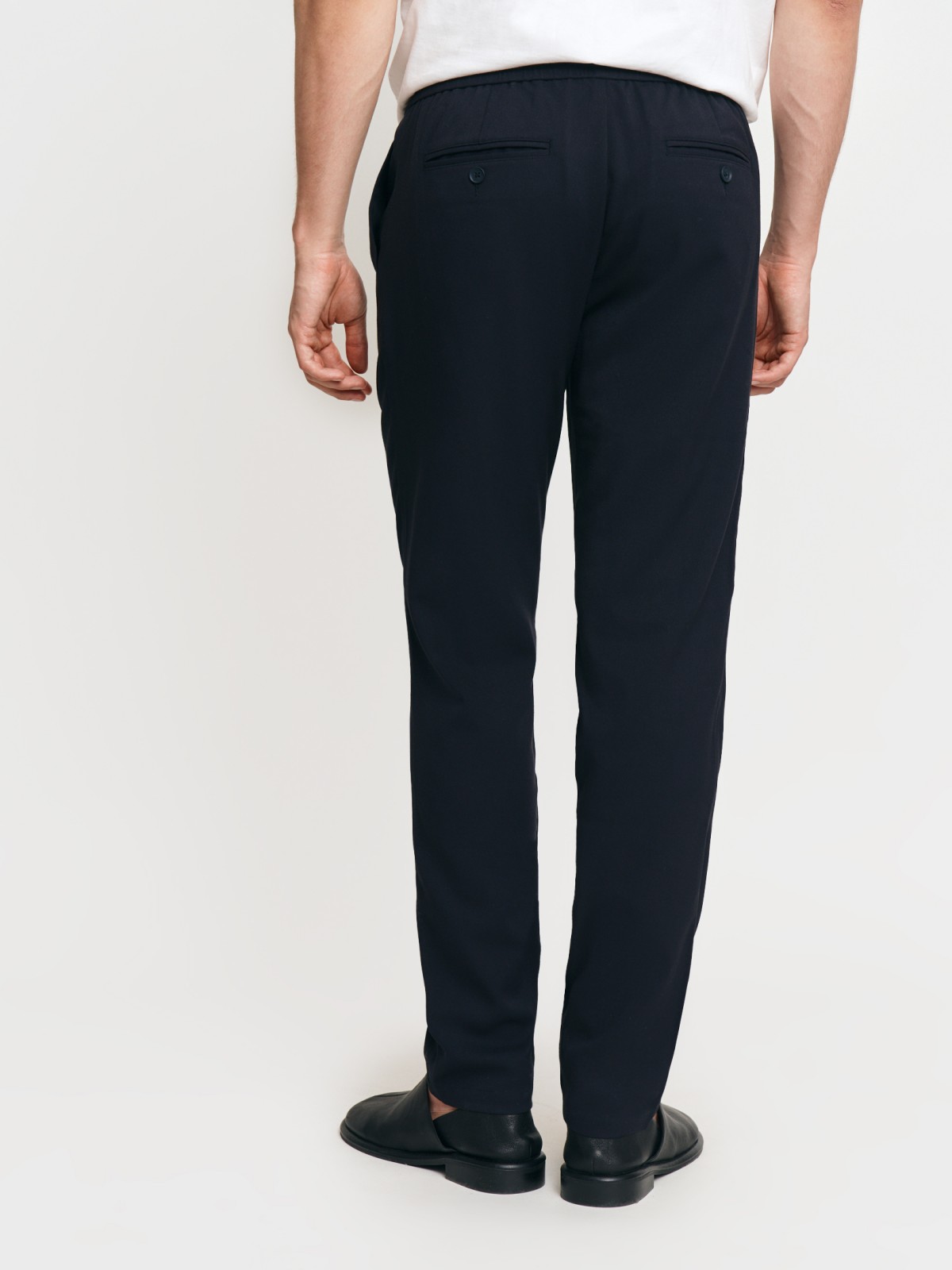 Брюки силуэта Tapered на резинке с кулиской