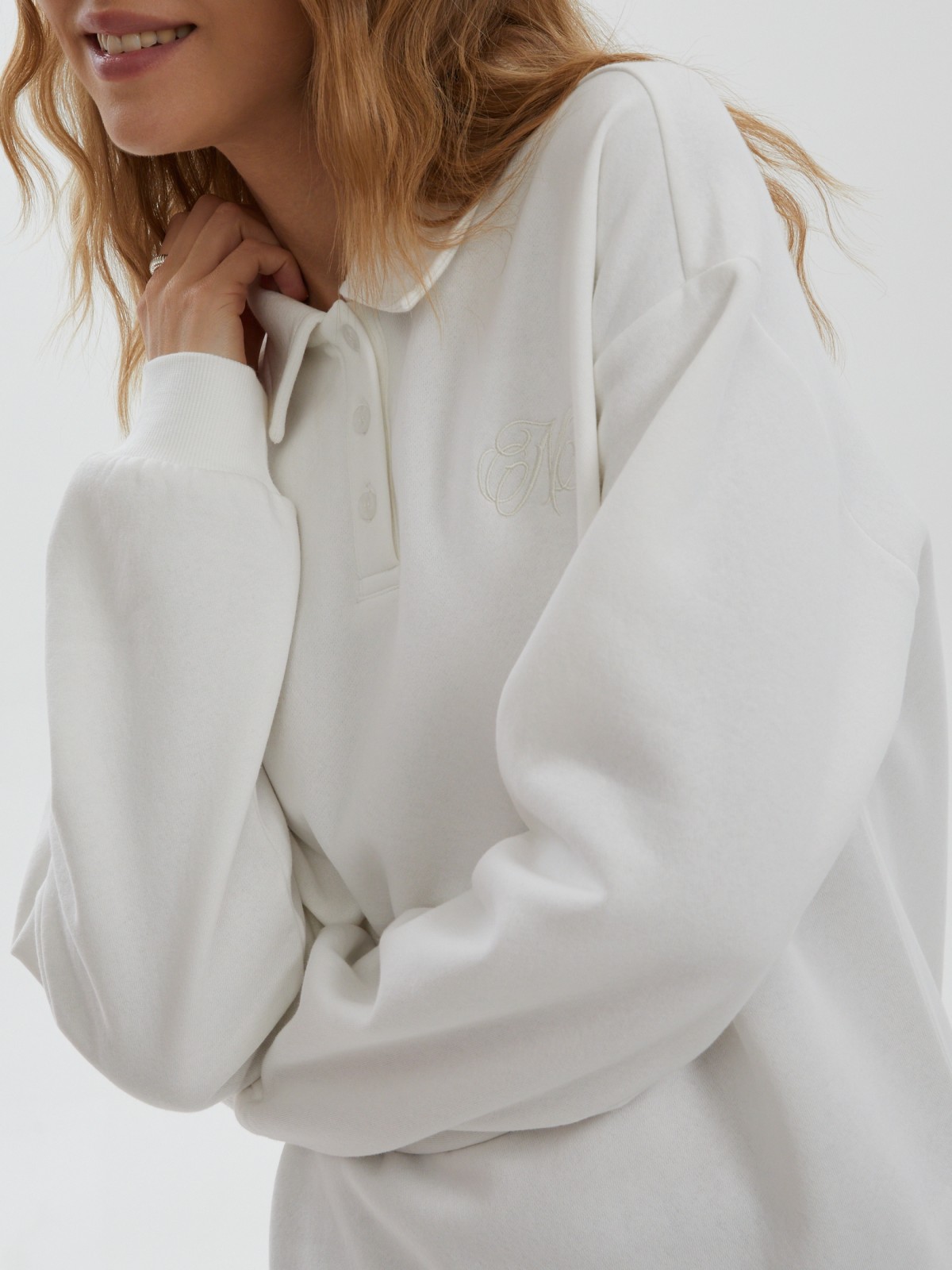 Утеплённый свитшот с воротником и начёсом