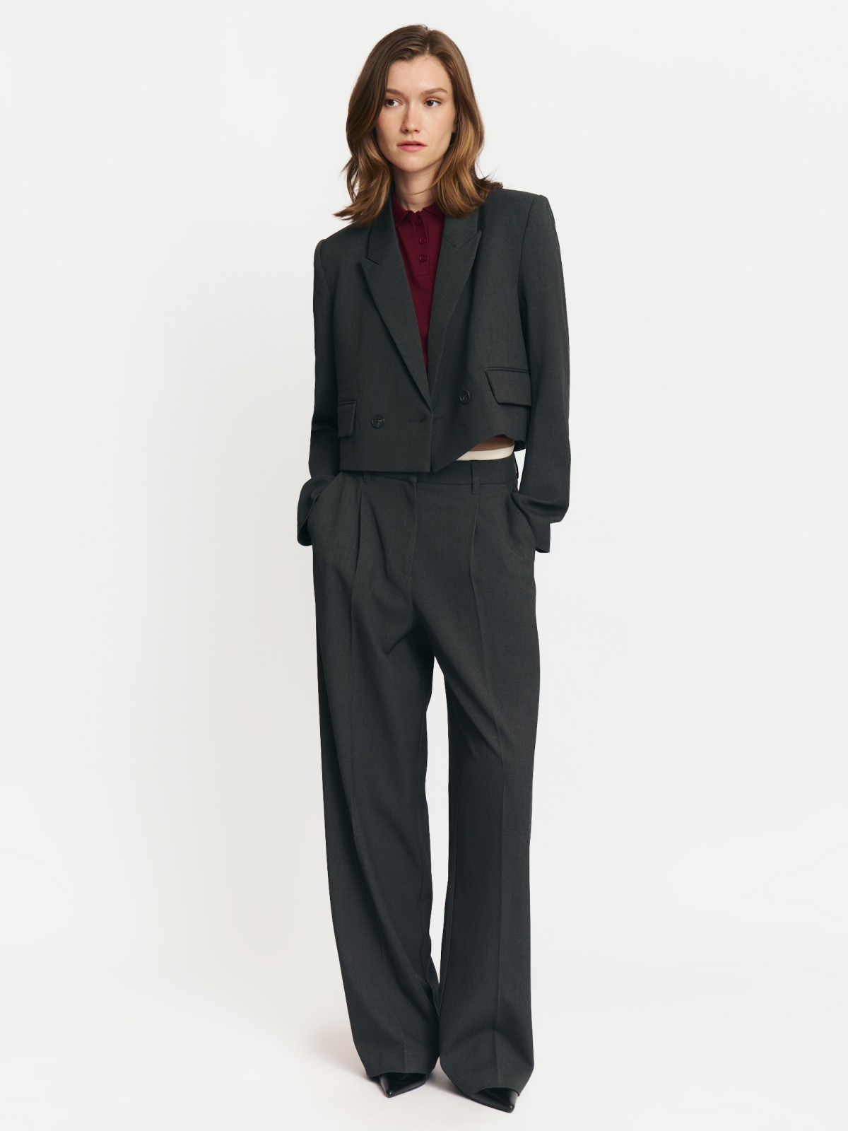 Брюки прямого силуэта с защипами