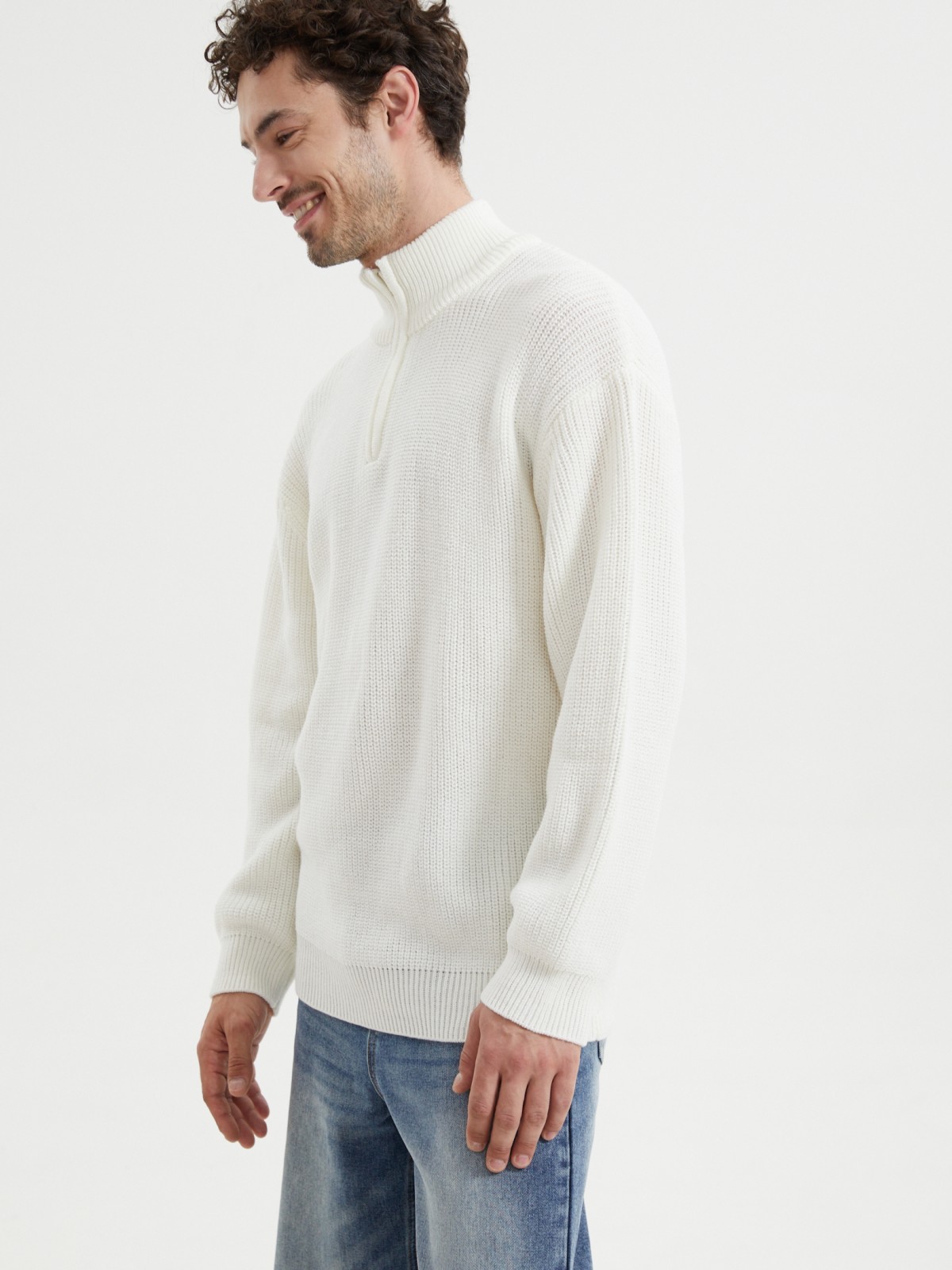 Вязаный свитер с горлом на молнии