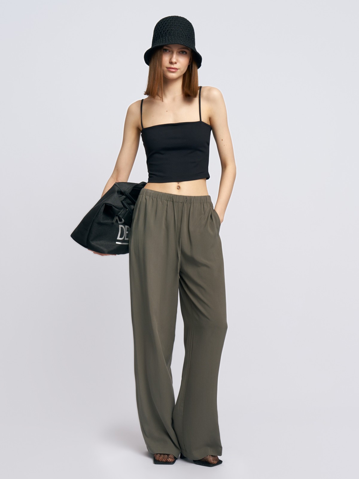 Брюки-джоггеры из вискозы на резинке