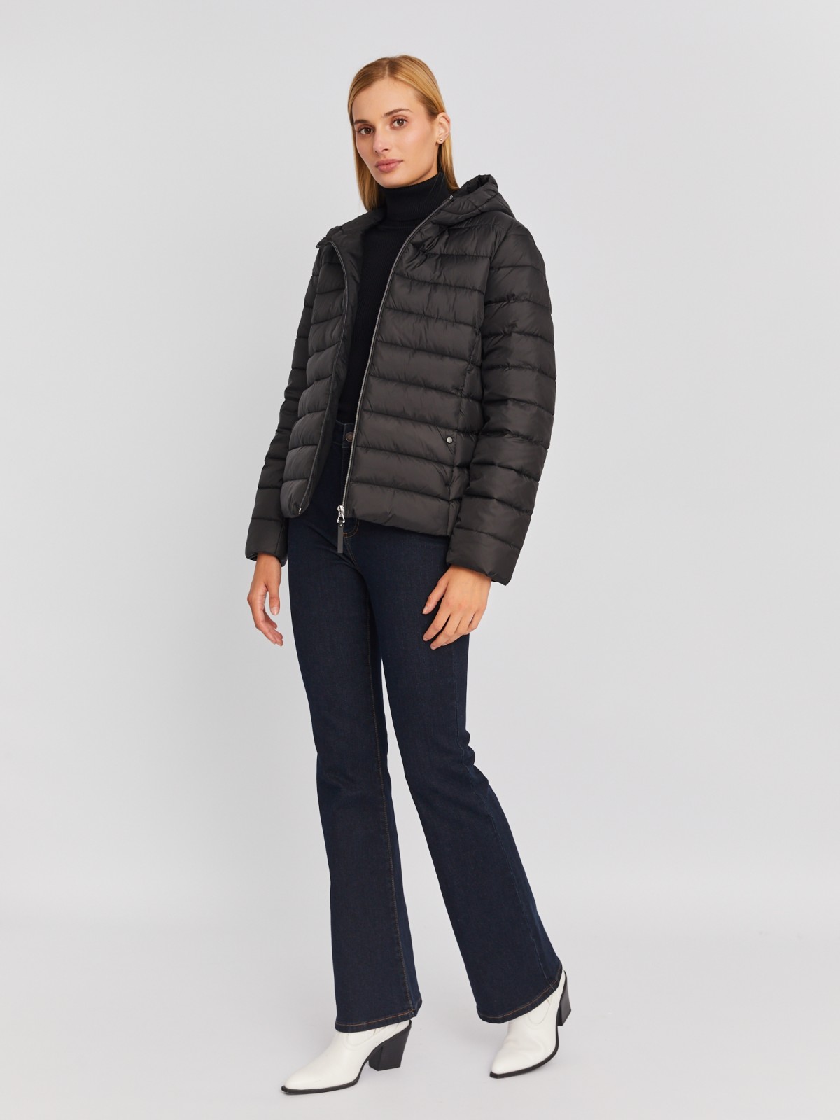 Утеплённая стёганая куртка укороченного фасона с капюшоном zolla 023335112224, цвет черный, размер S - фото 2