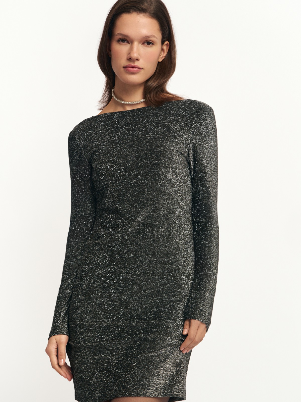 Платье мини с вырезом на спине и люрексом