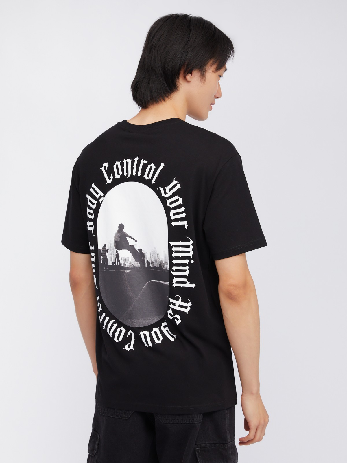 Футболка из хлопка с принтом на спине