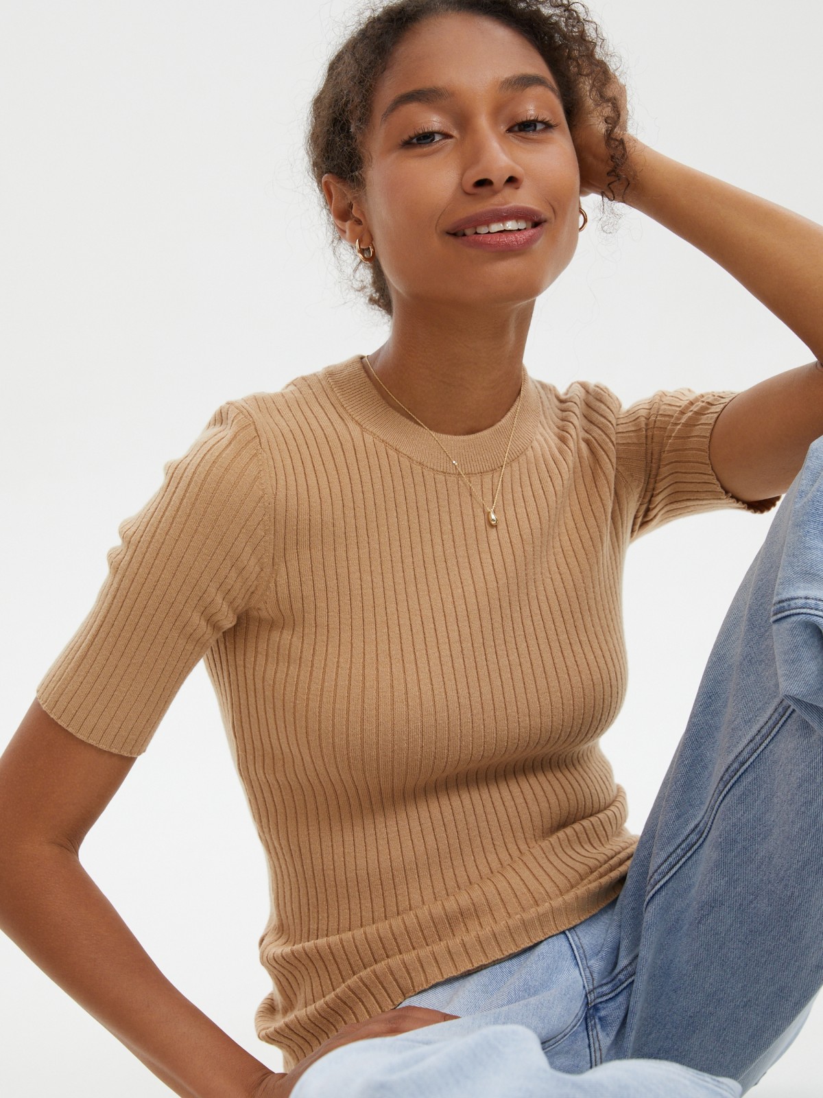 Трикотажный джемпер с коротким рукавом