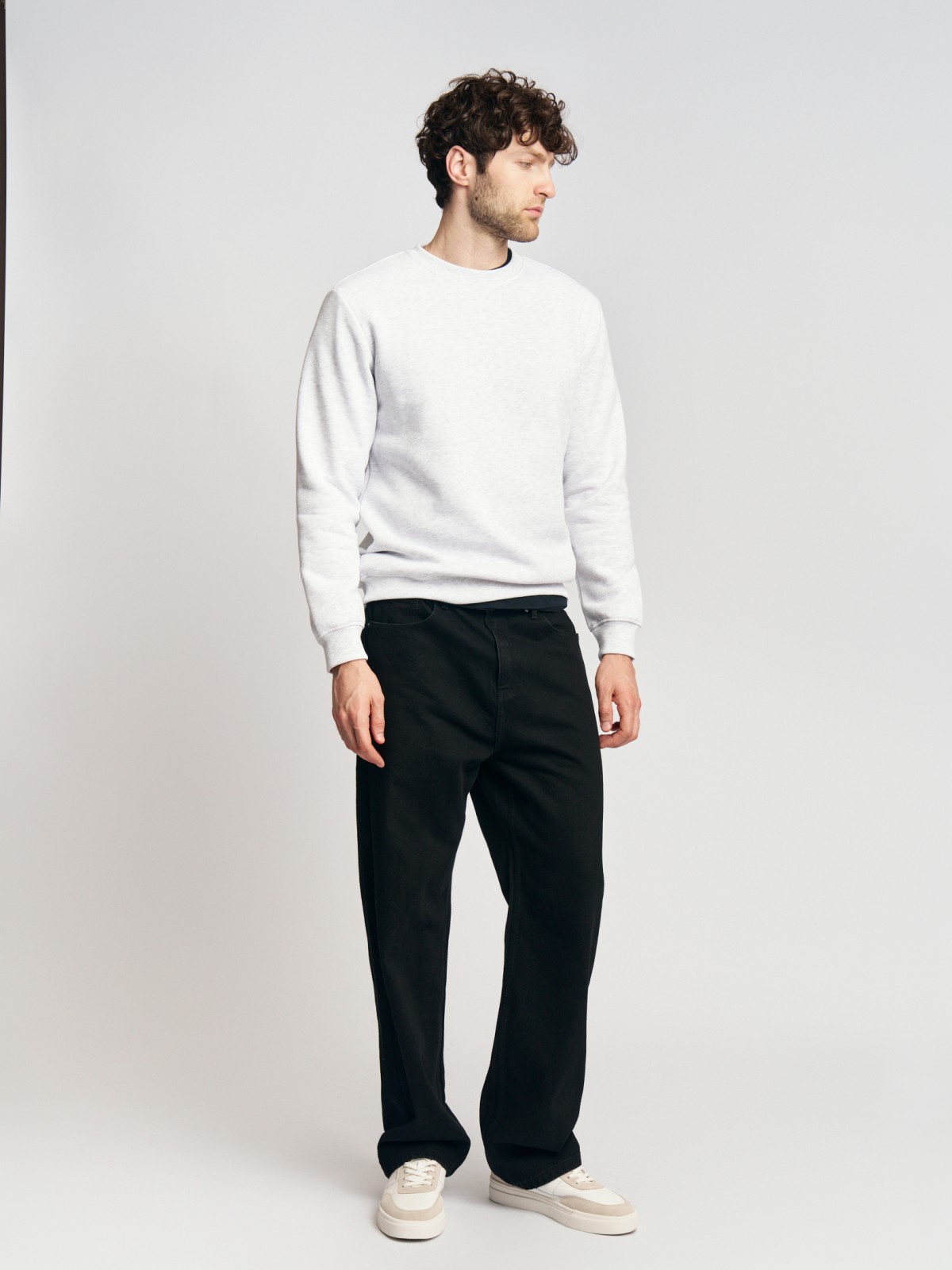 Утеплённый свитшот прямого кроя с длинным рукавом