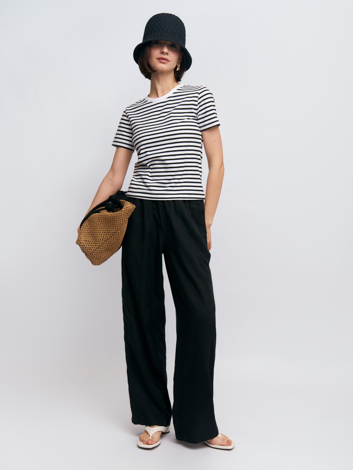 Брюки-джоггеры на резинке со средней талией