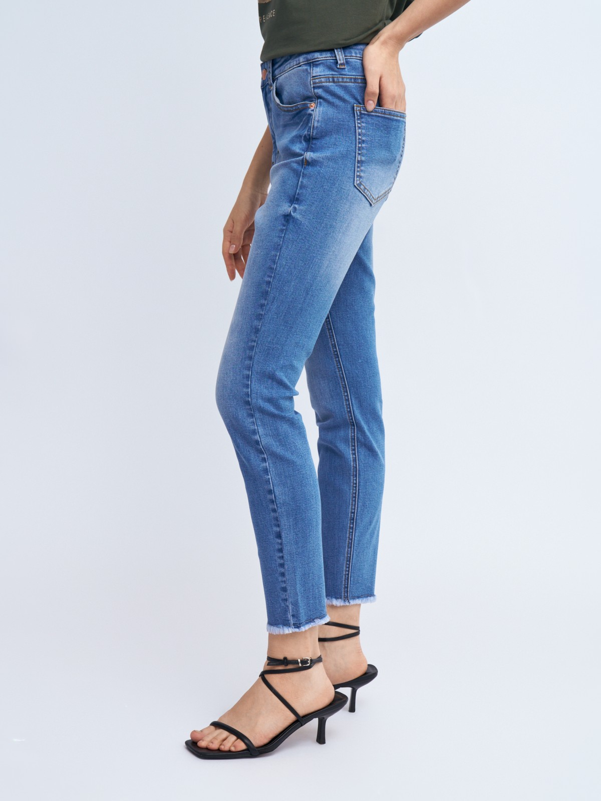 Джинсы силуэта Skinny с бахромой