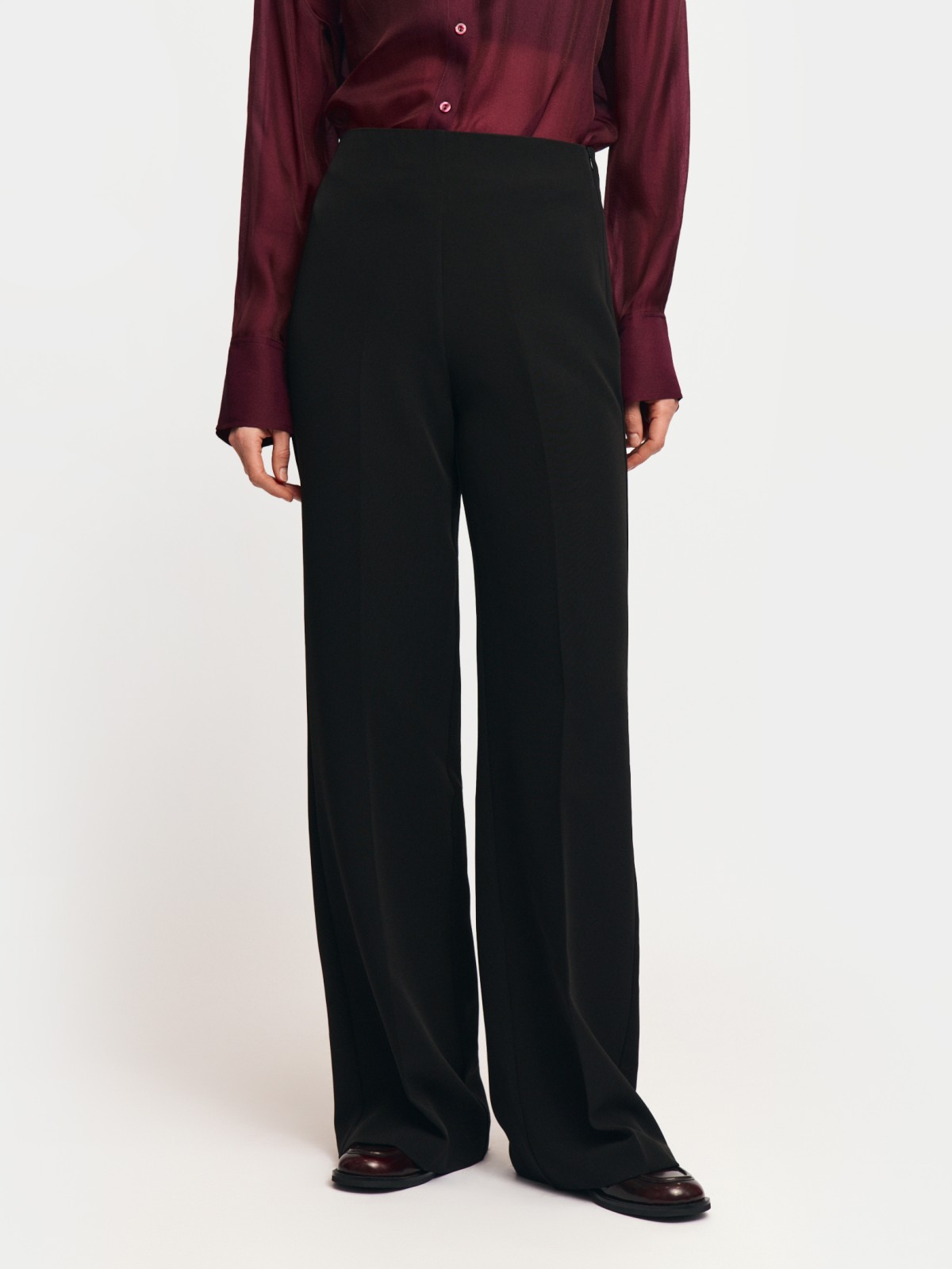 Брюки прямого фасона со стрелками