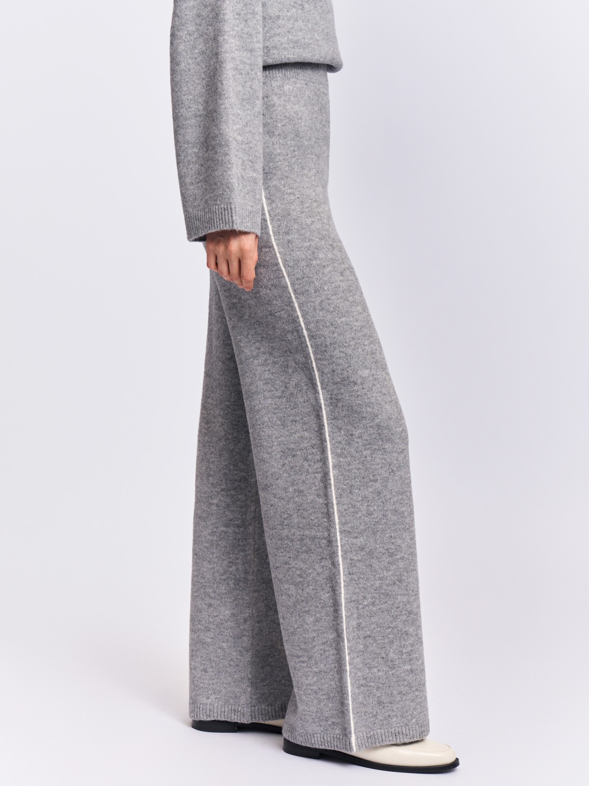 Вязаные брюки на резинке с шерстью
