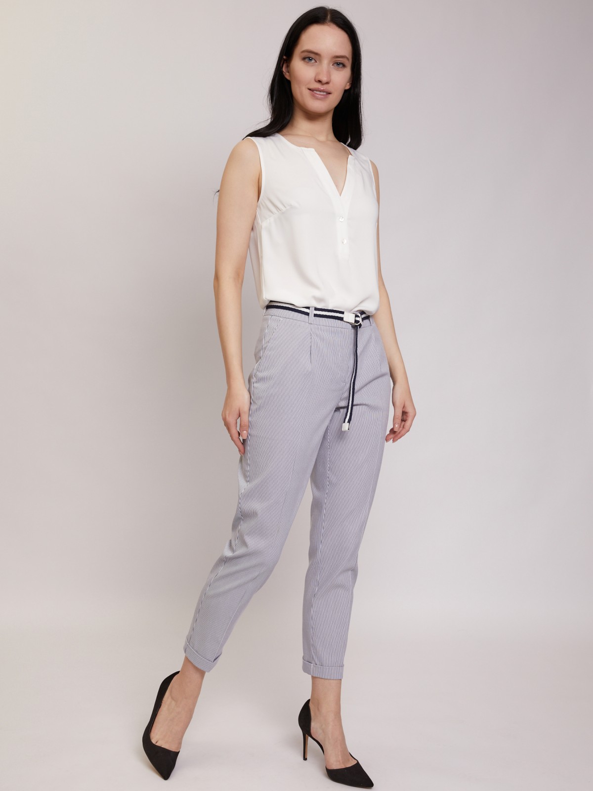 Брюки в тонкую полоску Брюки в тонкую полоску
