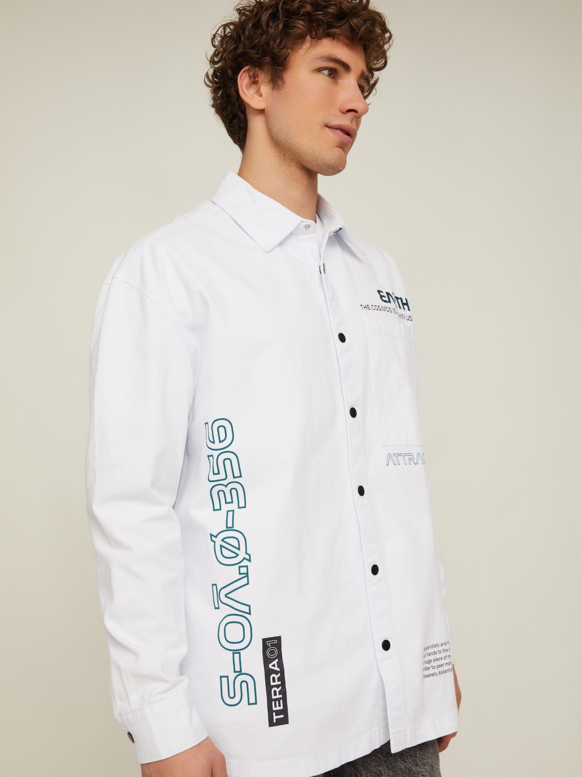 Куртка-рубашка из хлопка с принтом на спине zolla 014212159023, цвет белый, размер S - фото 3