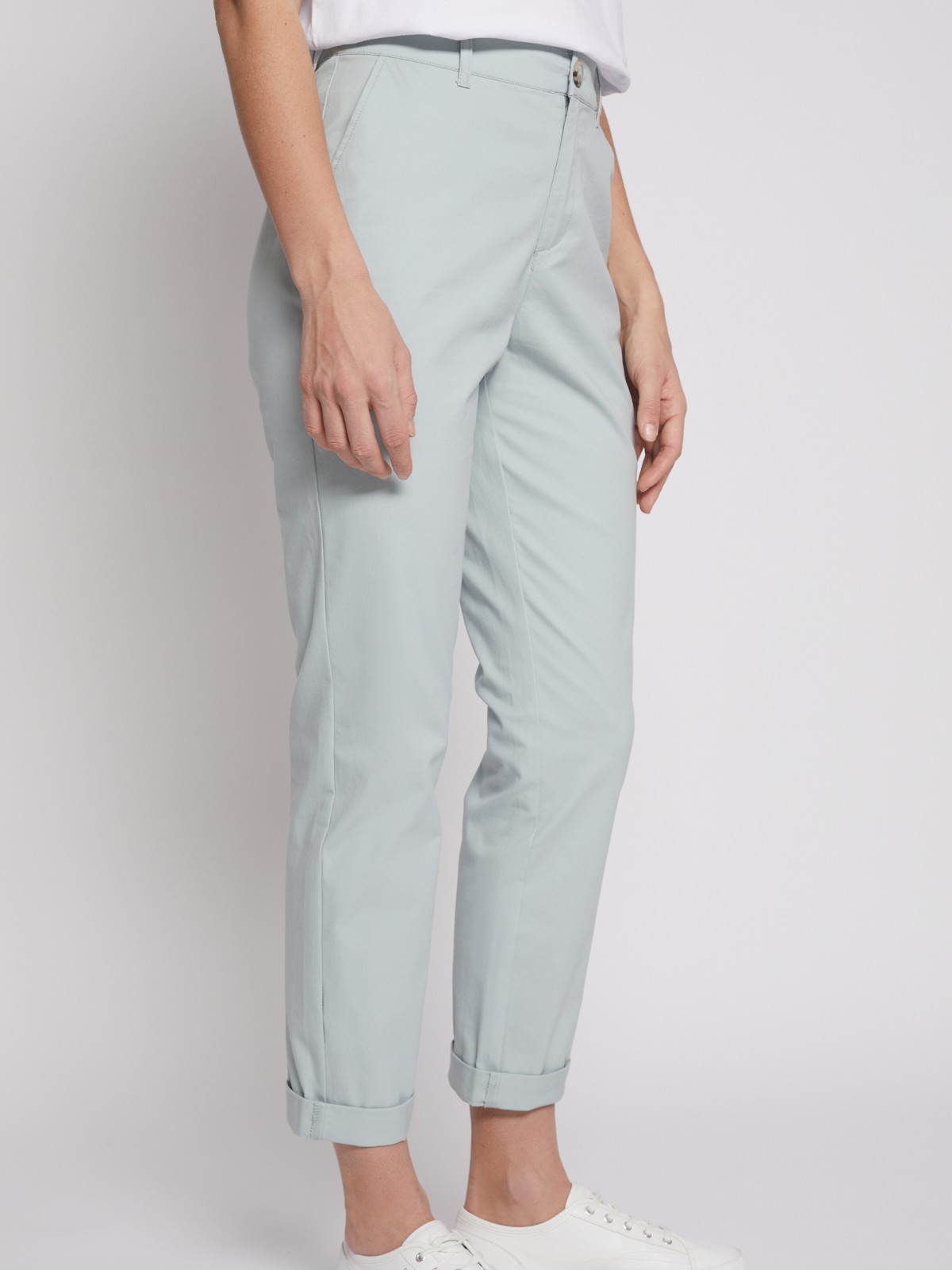 Брюки-чинос с отворотами