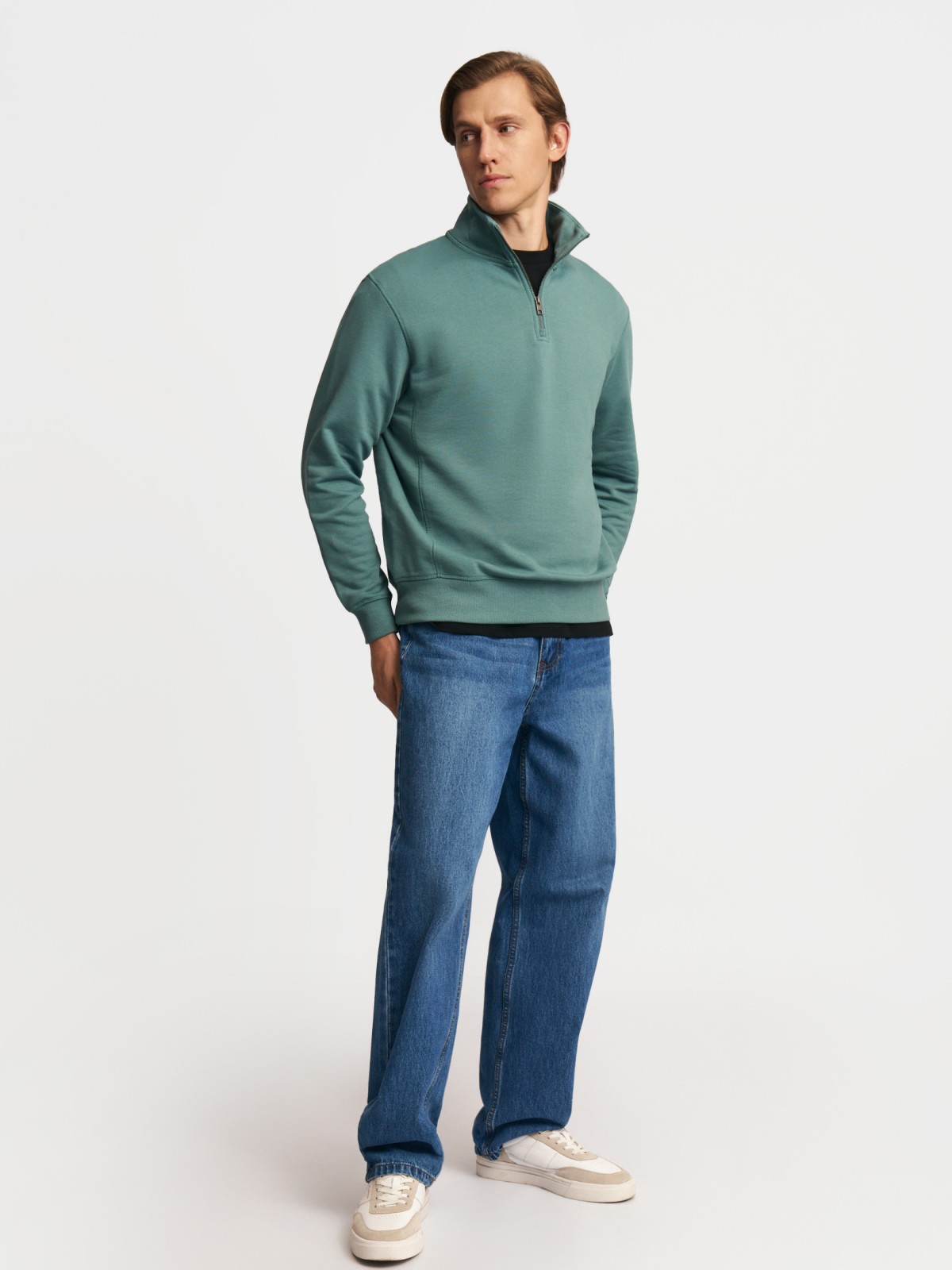 Однотонный свитшот на молнии