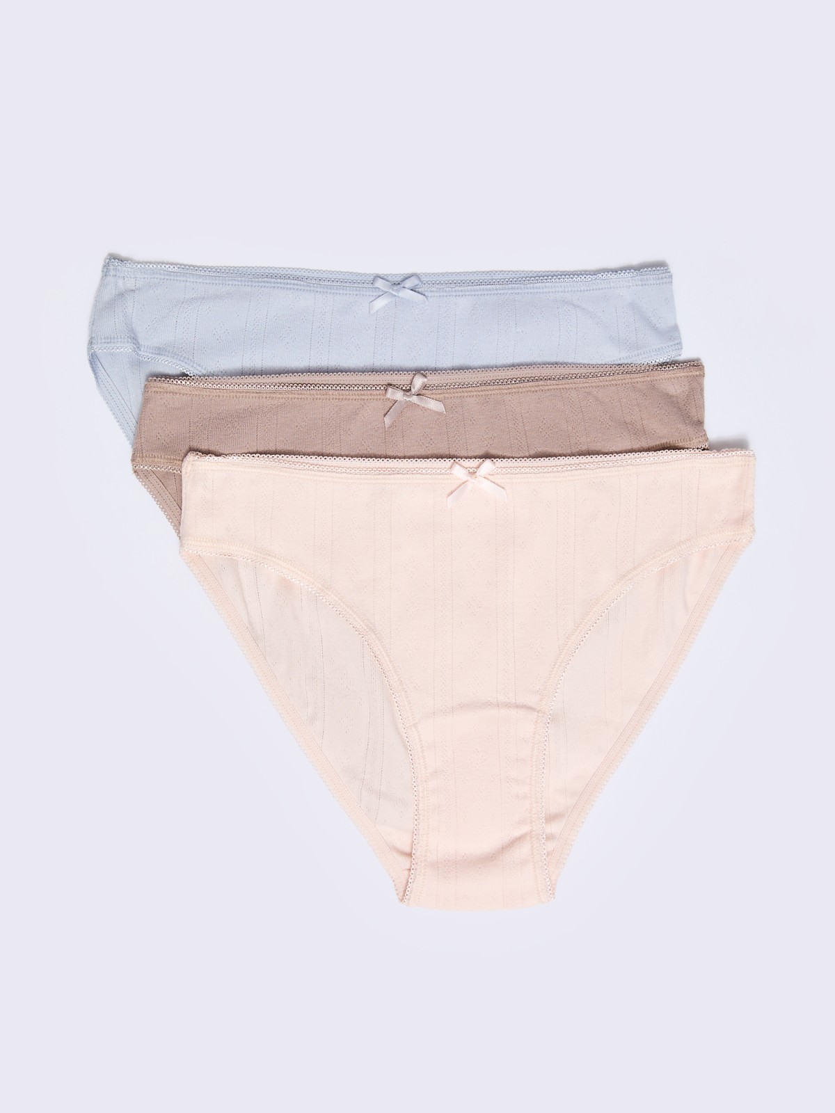 Набор трусов 3 шт в комплекте 499₽