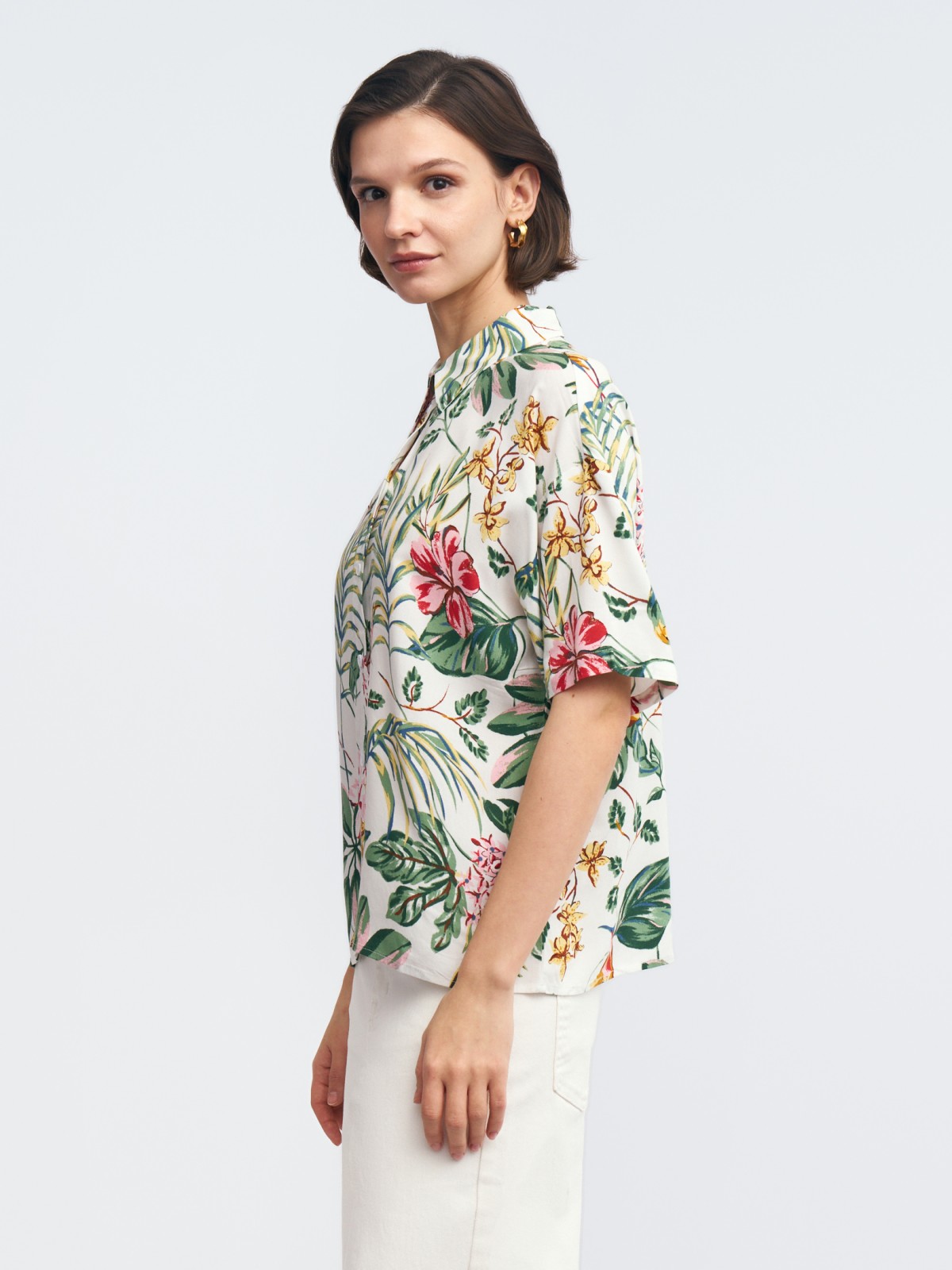 Рубашка из вискозы с тропическим принтом