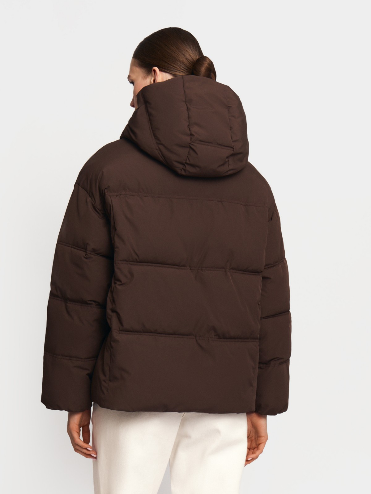 Тёплая укороченная куртка оверсайз с капюшоном