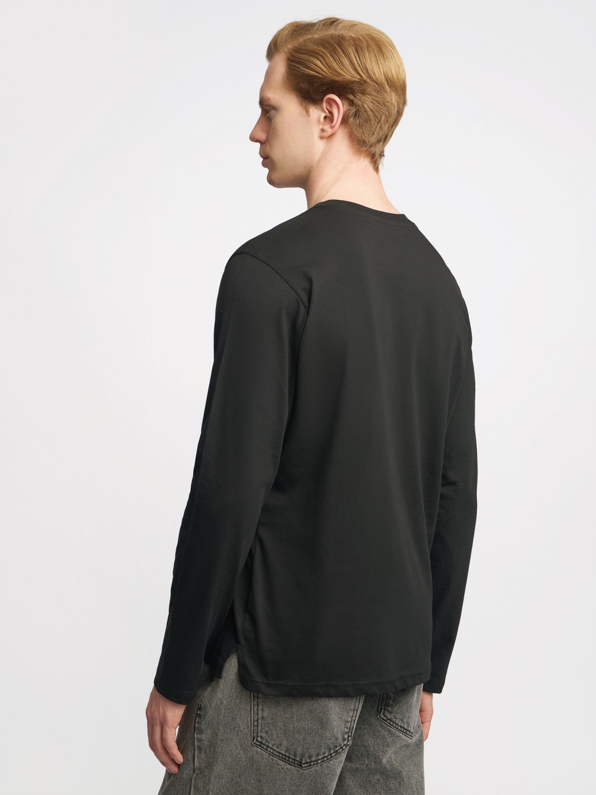 Однотонный лонгслив из хлопка с длинным рукавом