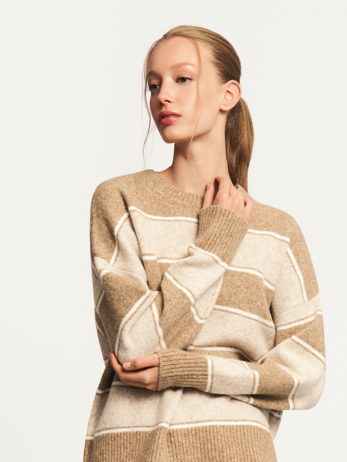 Вязаный джемпер с узором в полоску