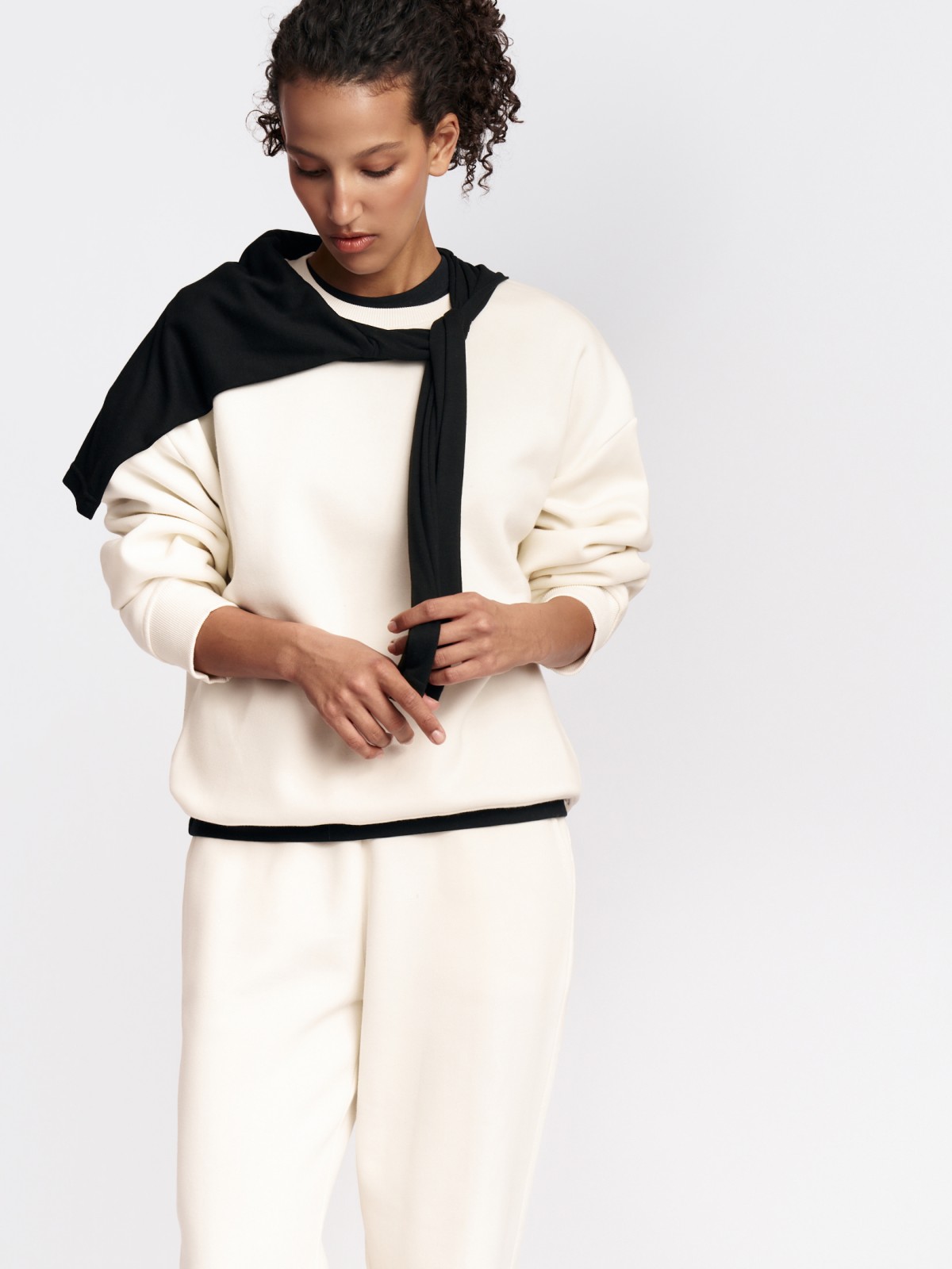 Тёплый трикотажный свитшот с начёсом