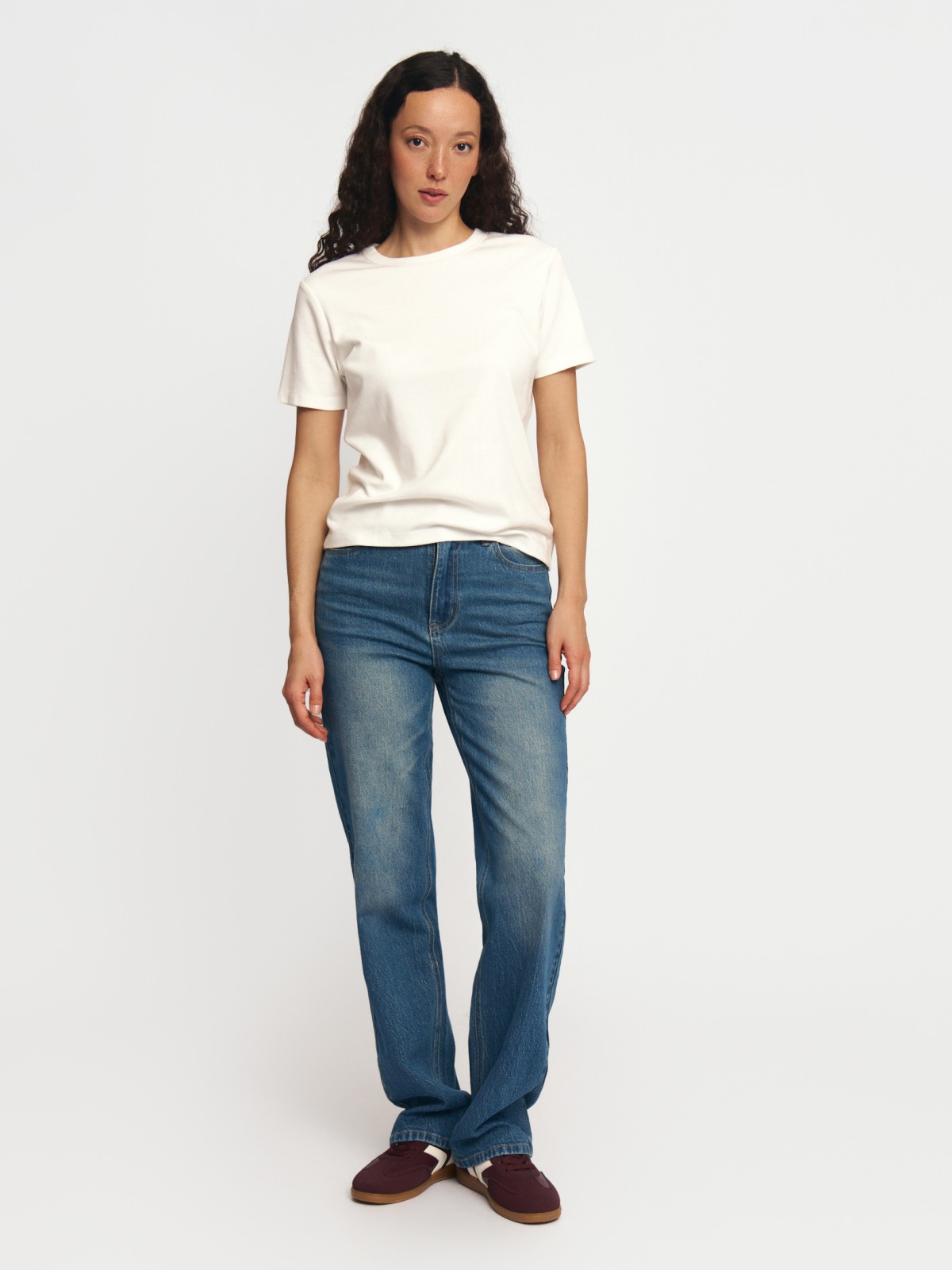 Джинсы прямого силуэта с высокой посадкой