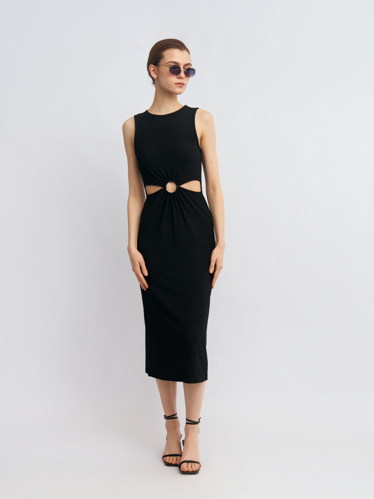 Платье-лапша без рукавов с вырезами на талии