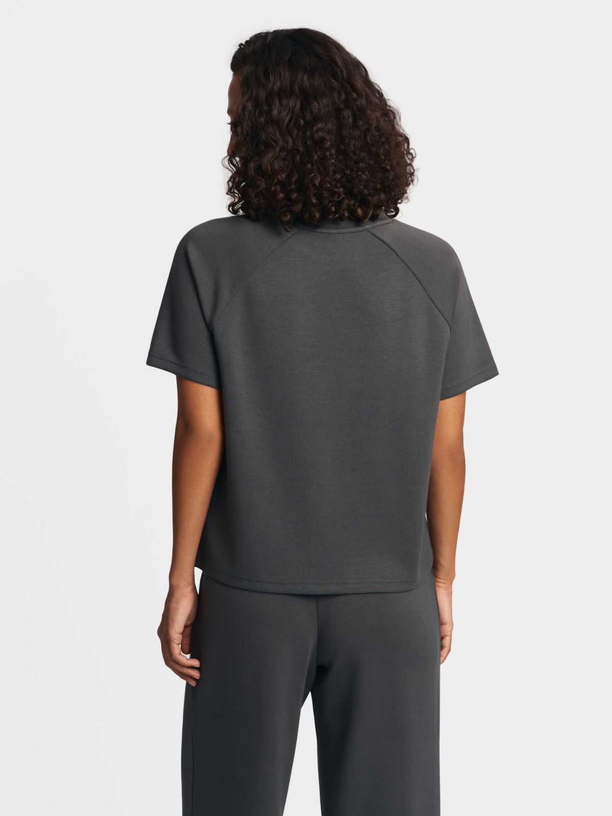 Трикотажная футболка однотонная