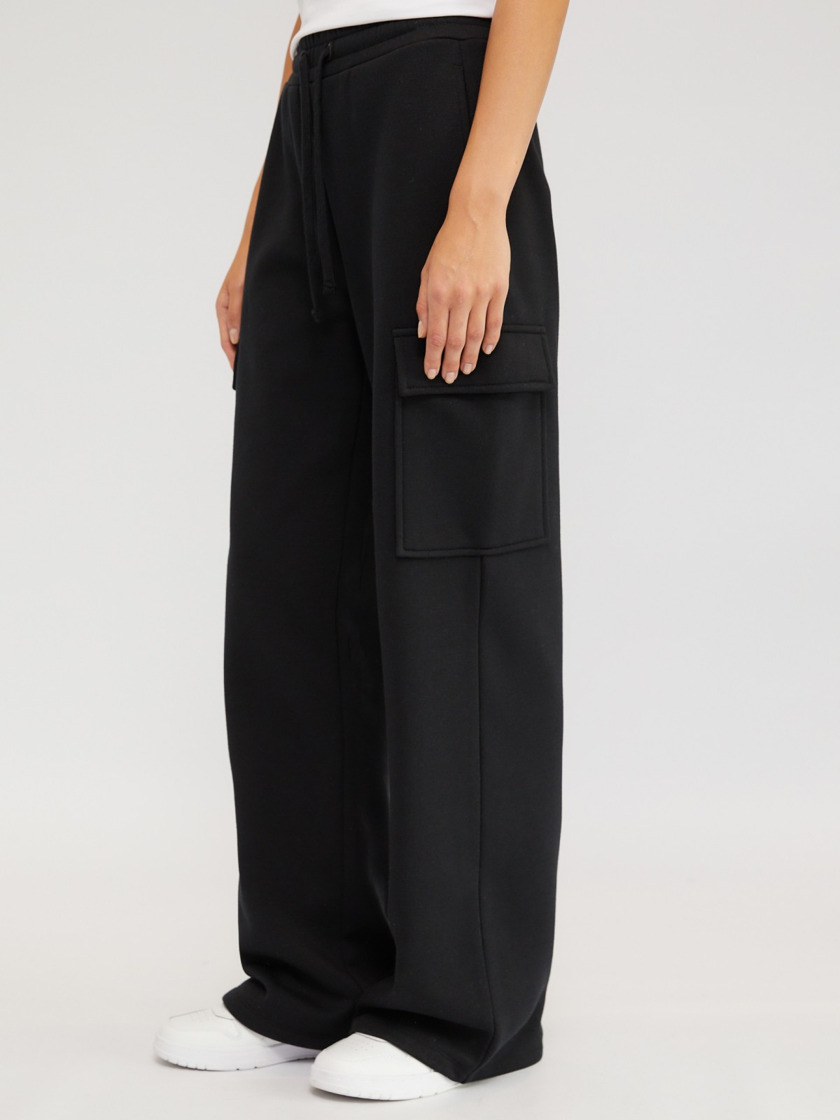 Прямые трикотажные брюки карго на резинке