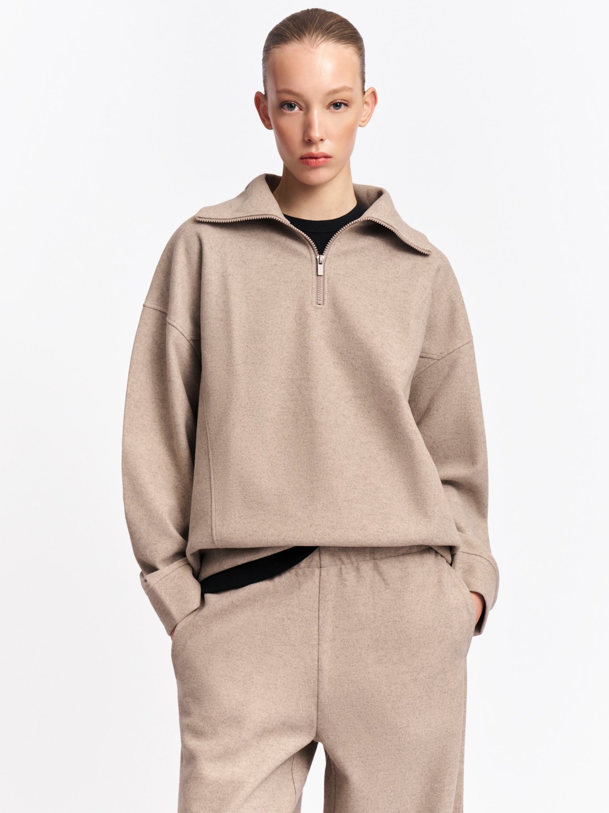 Свитшот с воротником-стойкой на молнии