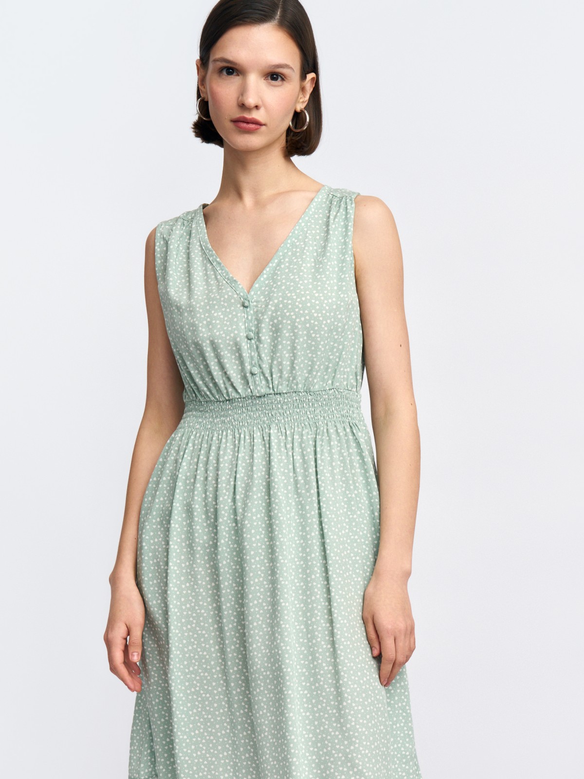 Платье без рукавов из вискозы с узором сердечко